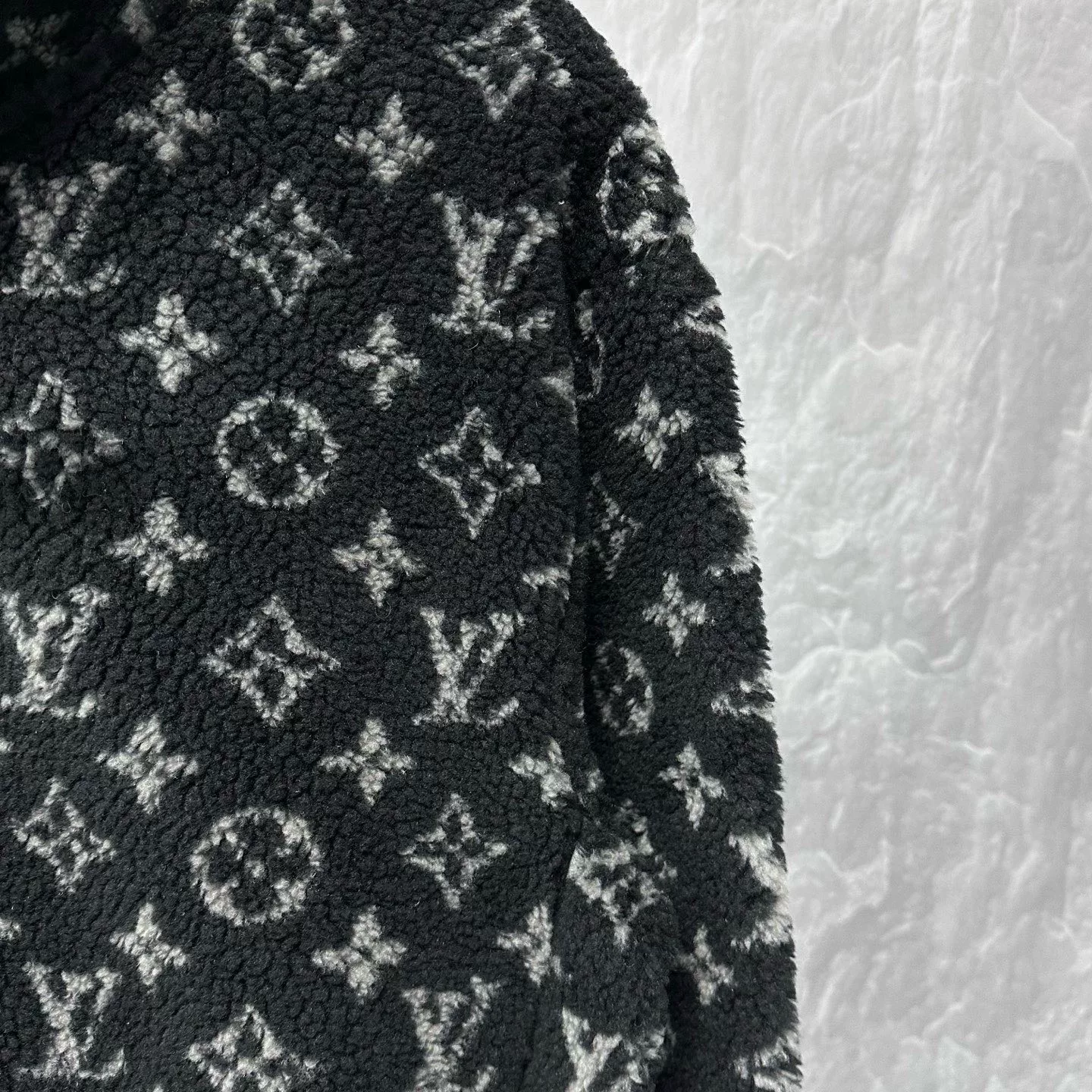 Louis Vuitton Teddy Monogram Jacket L — detail