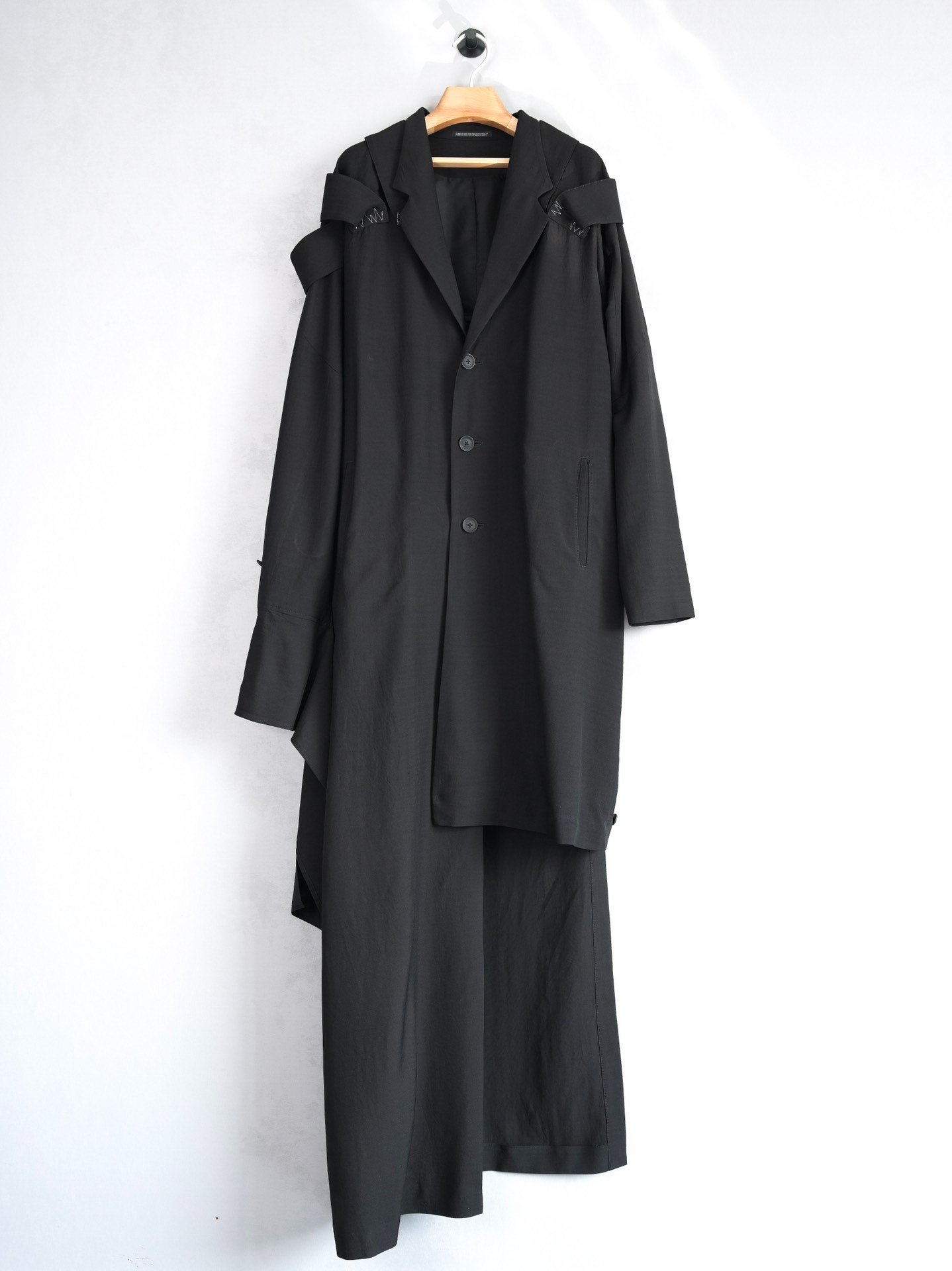 Yohji Yamamoto 24SS Asymmetric Rope Coat — label