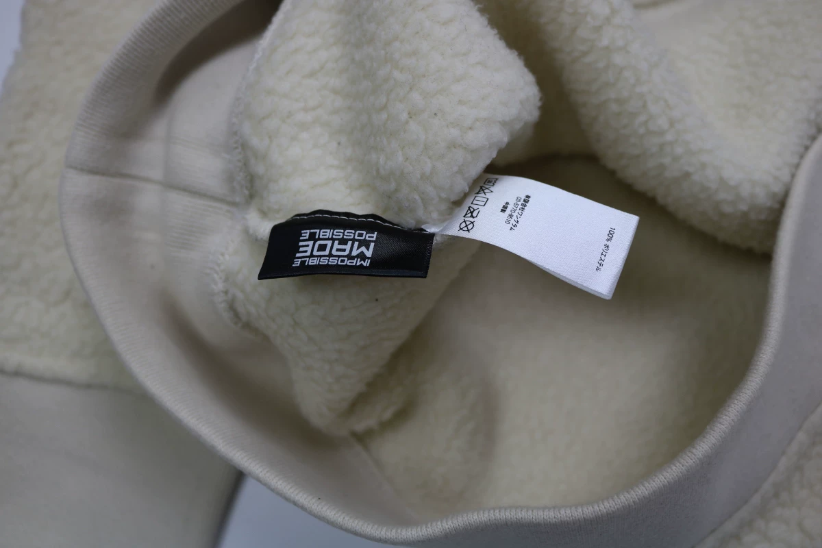Supreme 17FW Polartec Fleece Sweatshirt — label