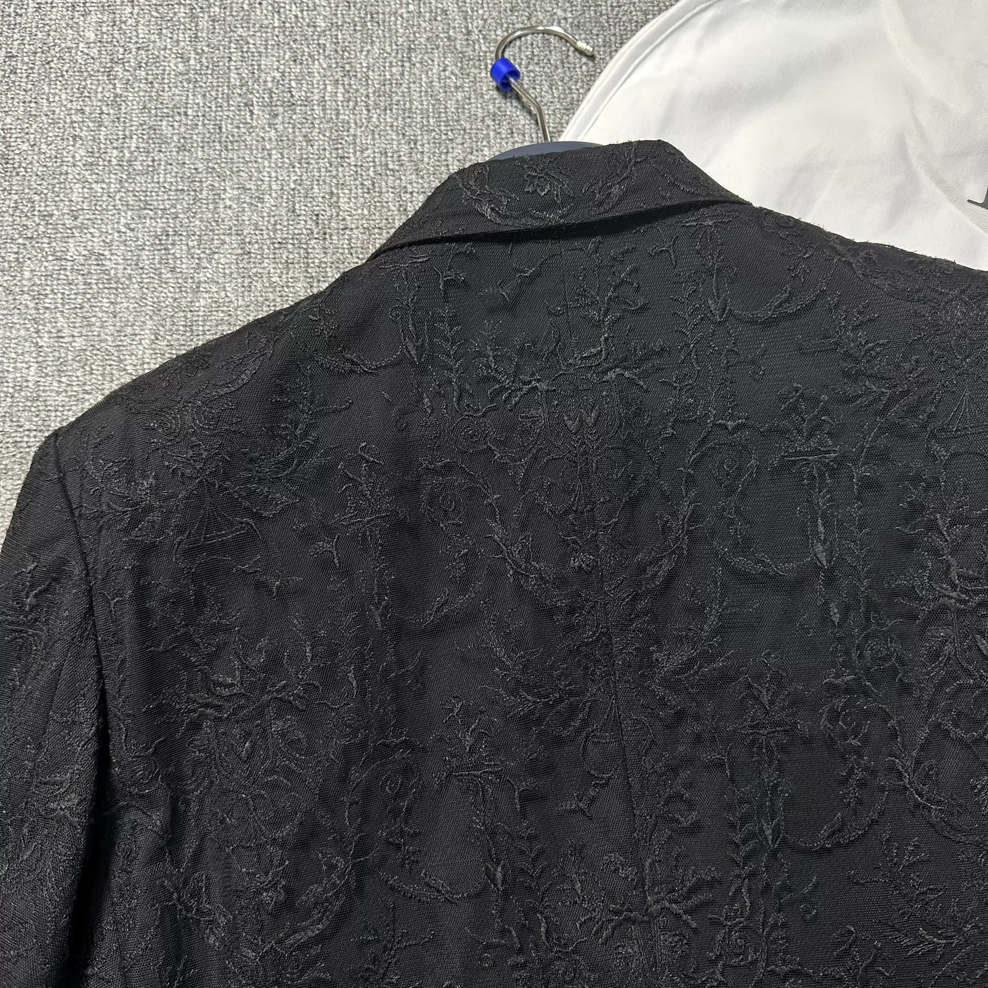 Dior Black Embossed Floral Embroidery Suit — label