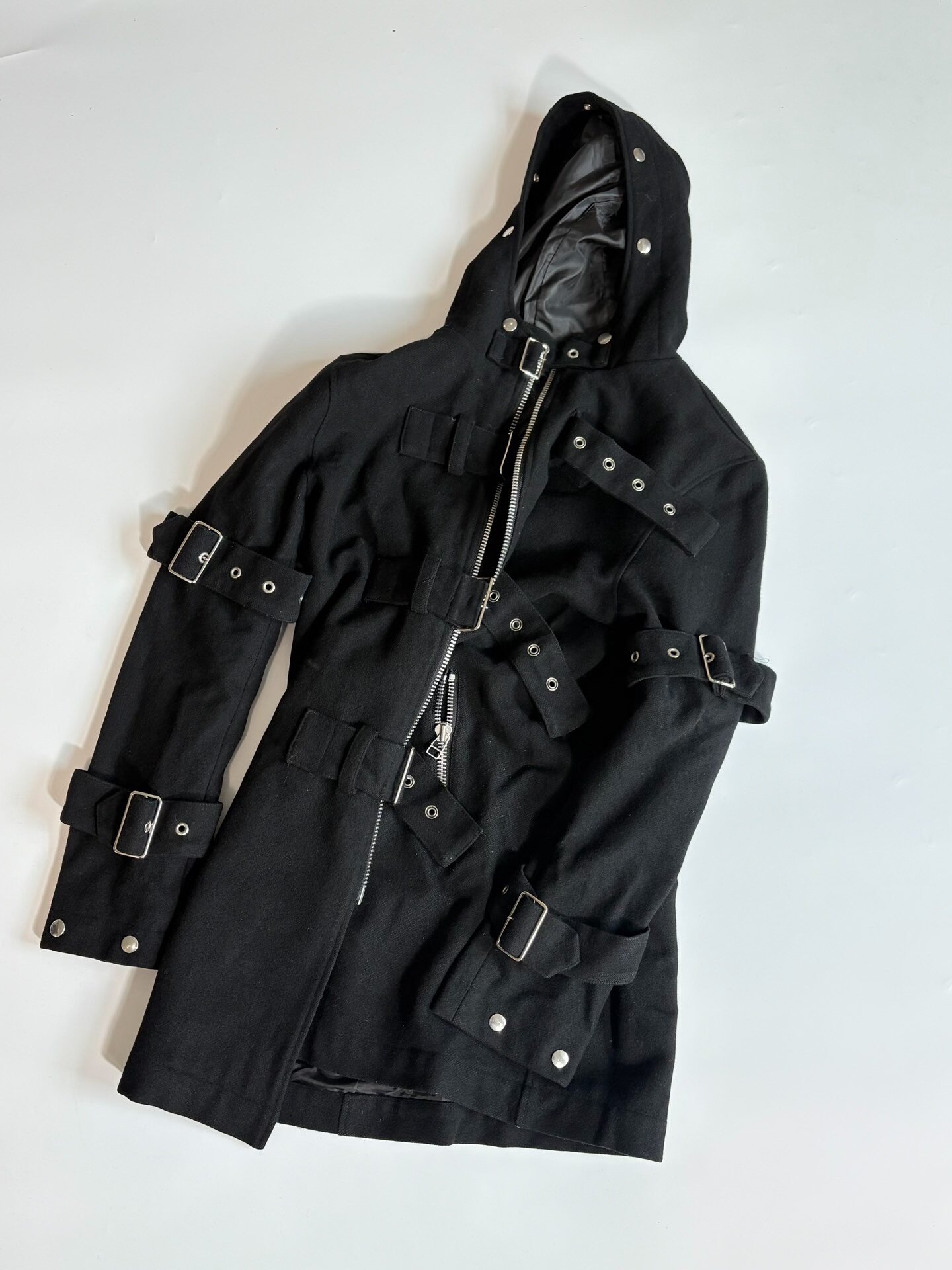 Devill‘n Bass Wool Strapped Coat