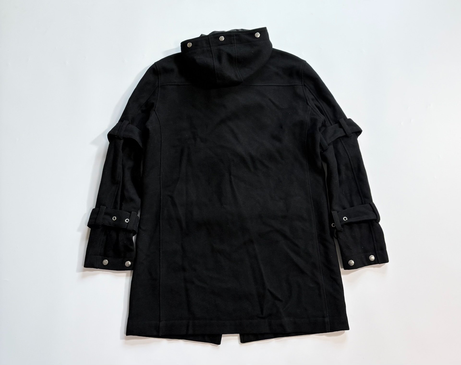 Devill‘n Bass Wool Strapped Coat — detail