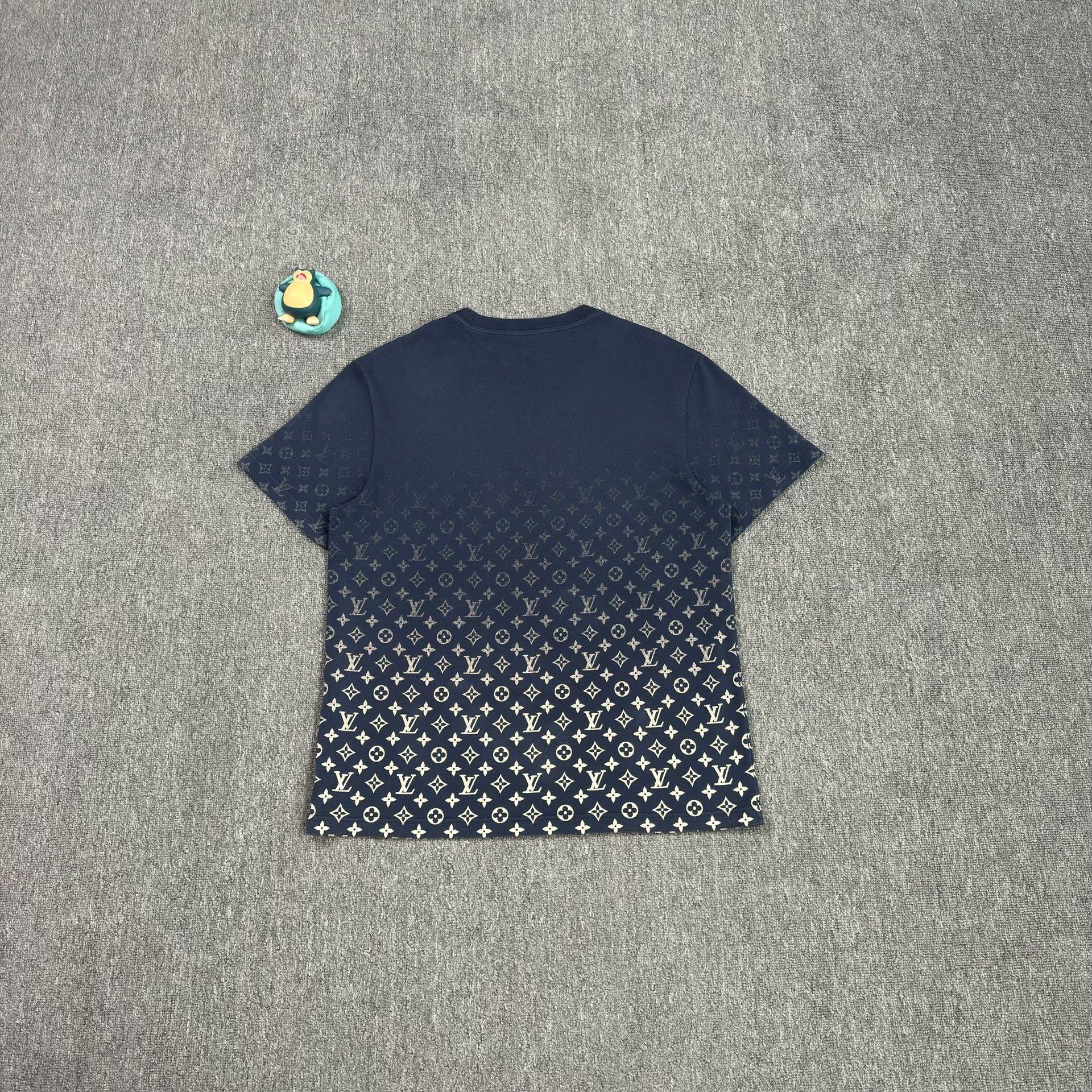 Louis Vuitton Gradient Blue Short-Sleeve Shirt — front
