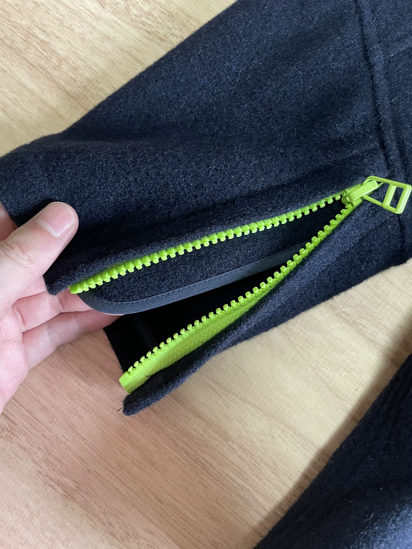Fragment Design x Sophnet FSF Wool Coat — label
