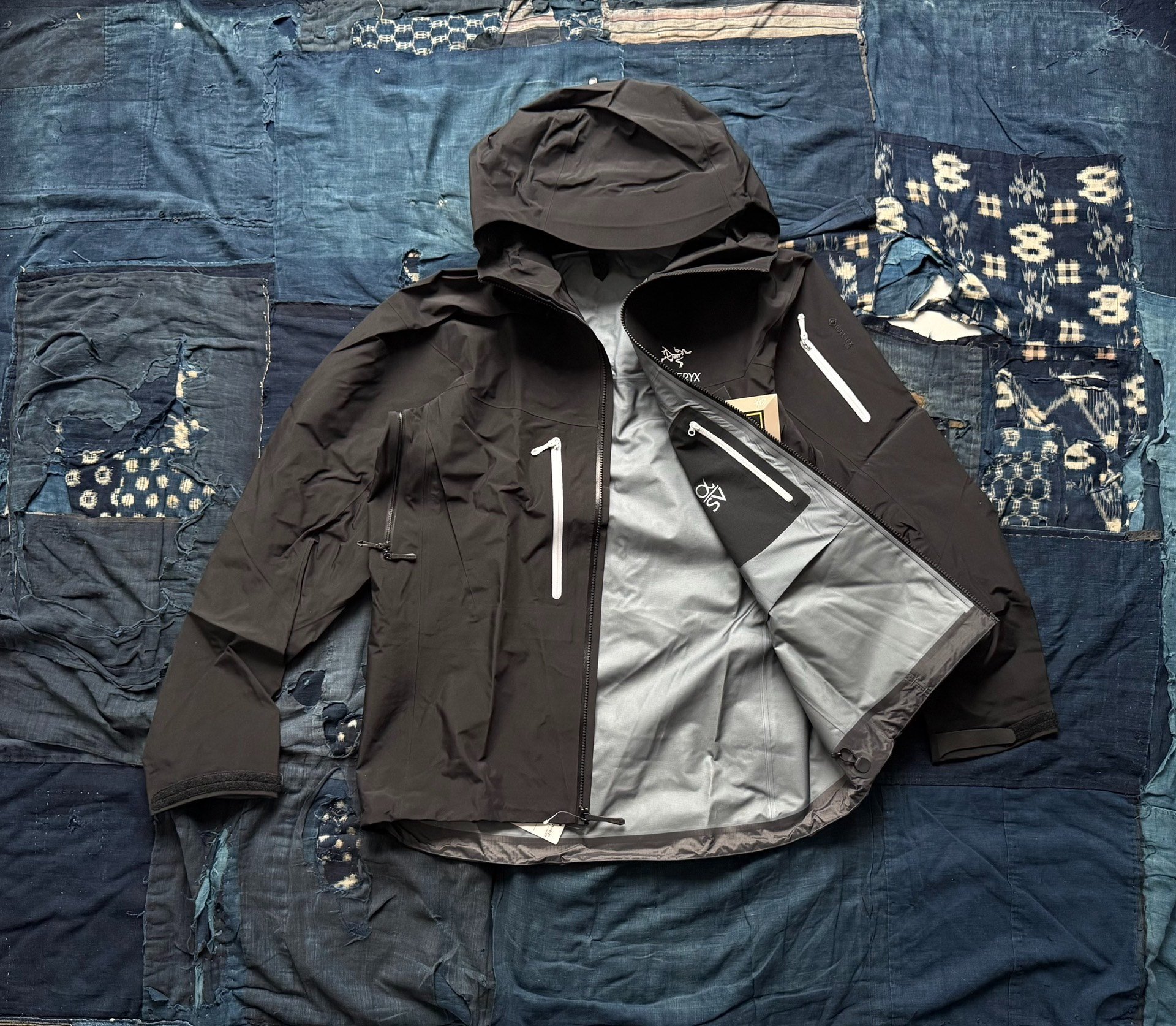Arc'teryx Alpha SV Jacket — front