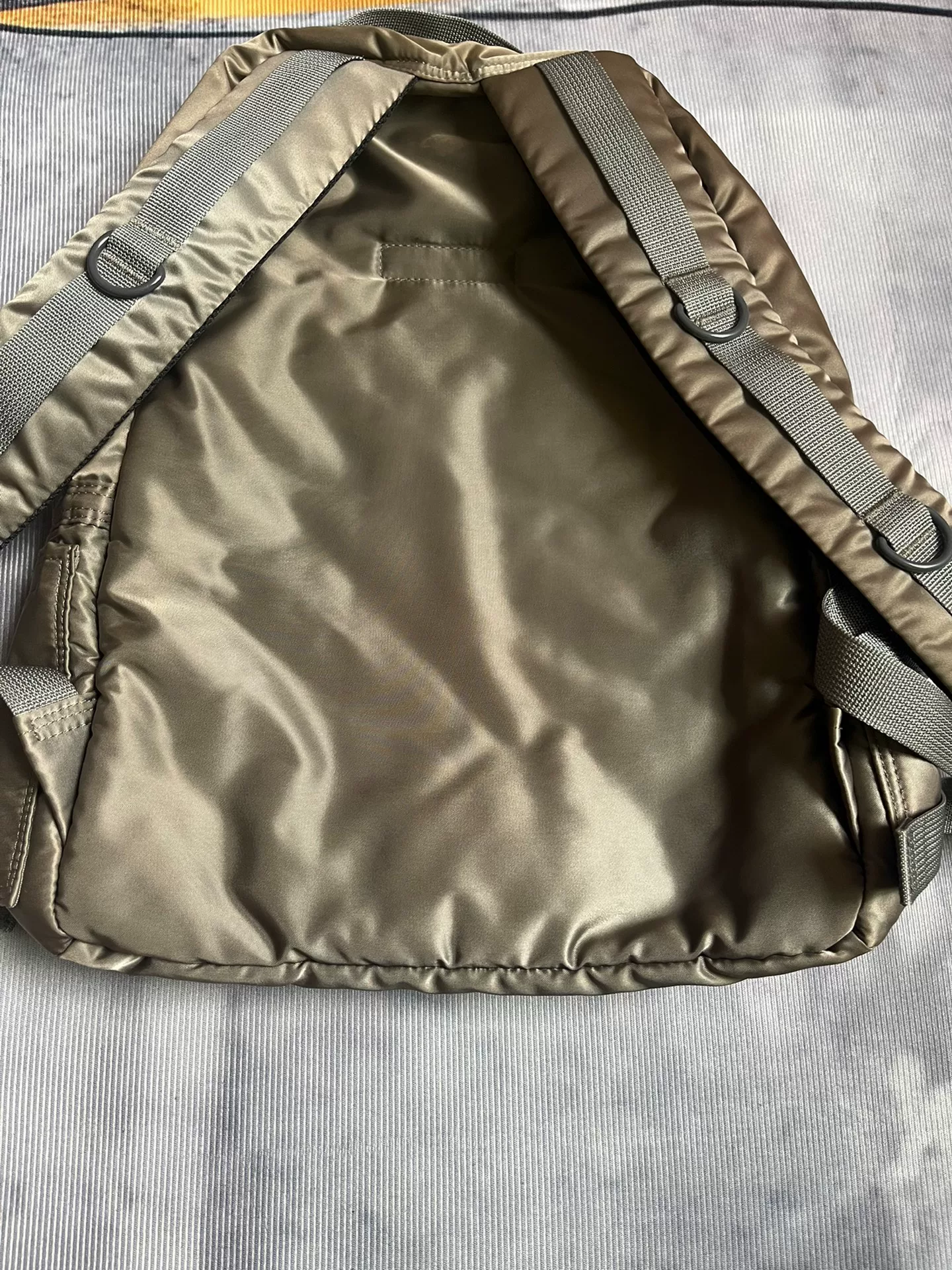 Silver-gray Porter Tanker Backpack — detail