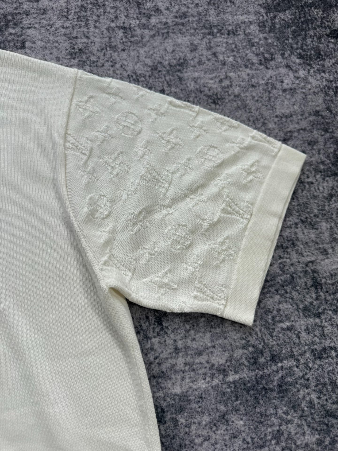 Louis Vuitton White Knit Short Sleeve Tee — label