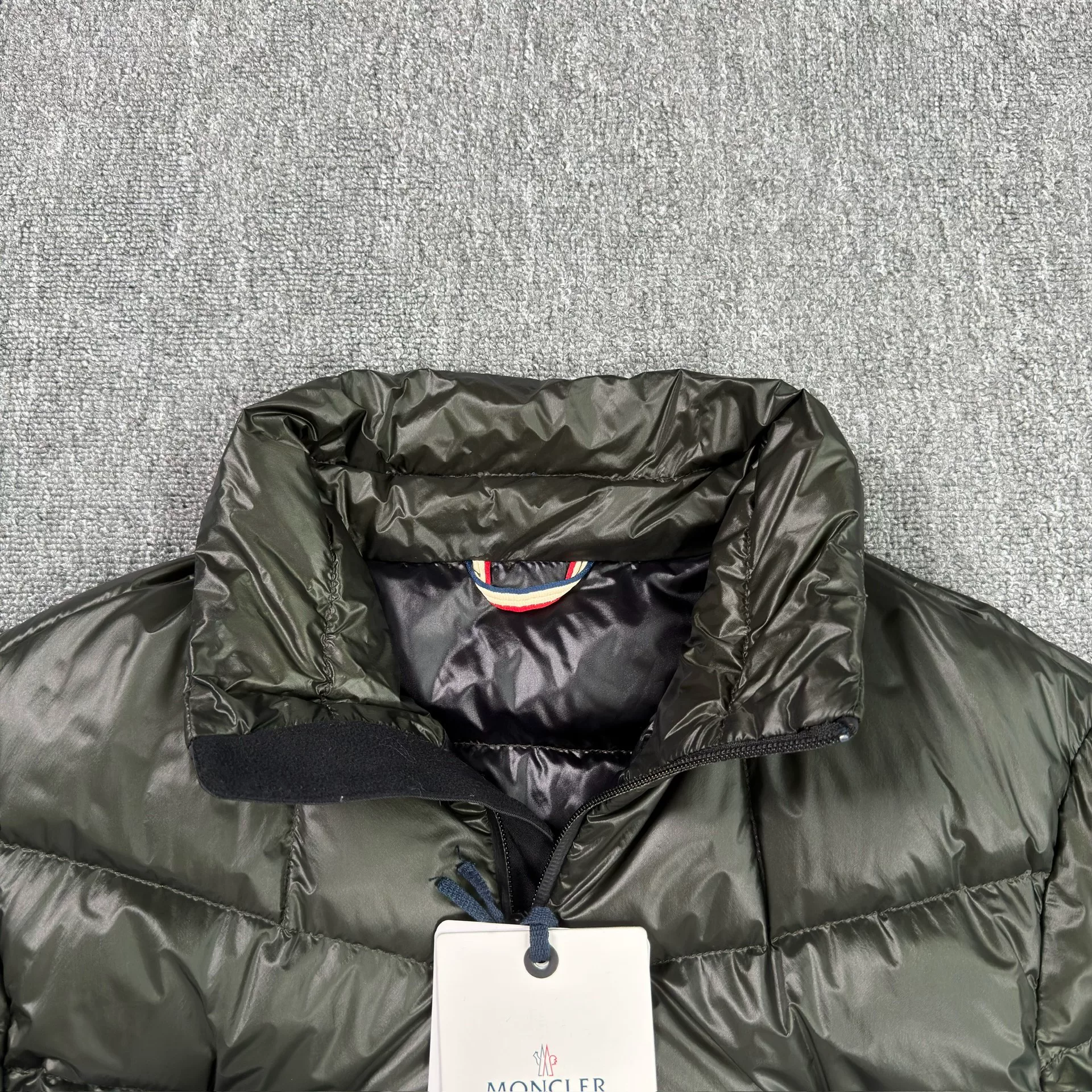 Moncler Green Short High-Neck Down Jacket — detail