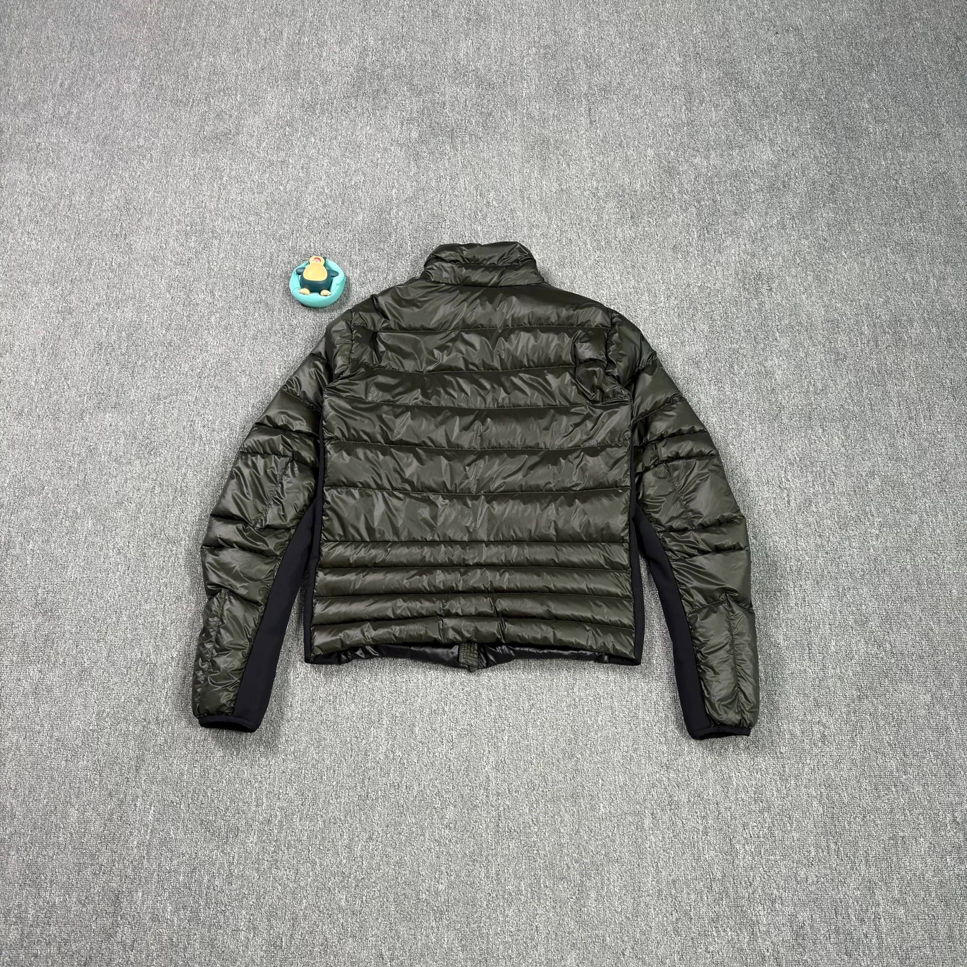 Moncler Green Short High-Neck Down Jacket — front