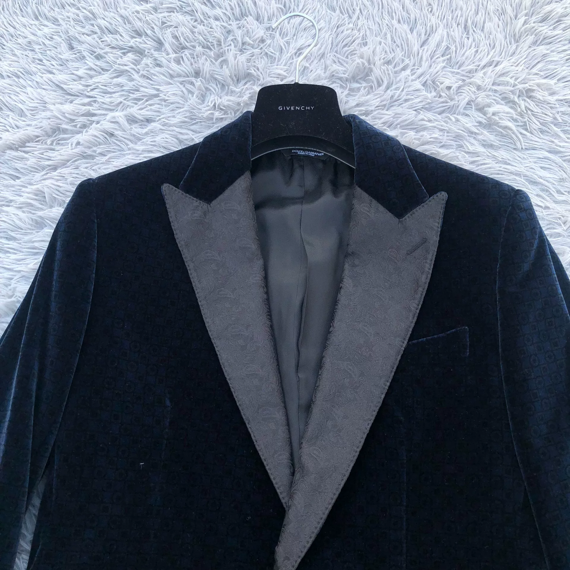 Dolce Gabbana Dark Blue Velvet Blazer — detail