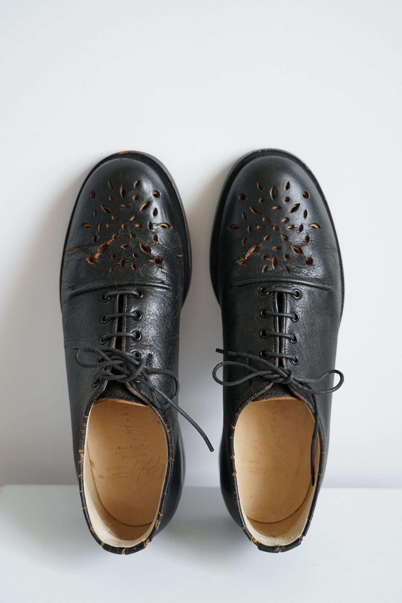 Yohji Yamamoto 1996 SS Leather Cutout Shoes — label