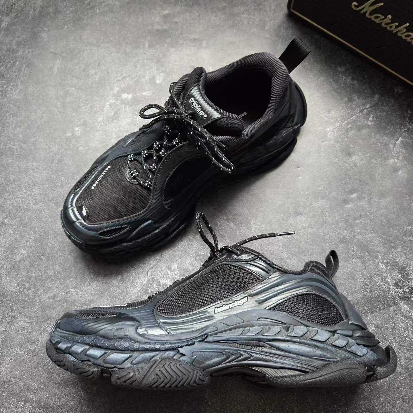 Balenciaga Triple S2.0 Black — back