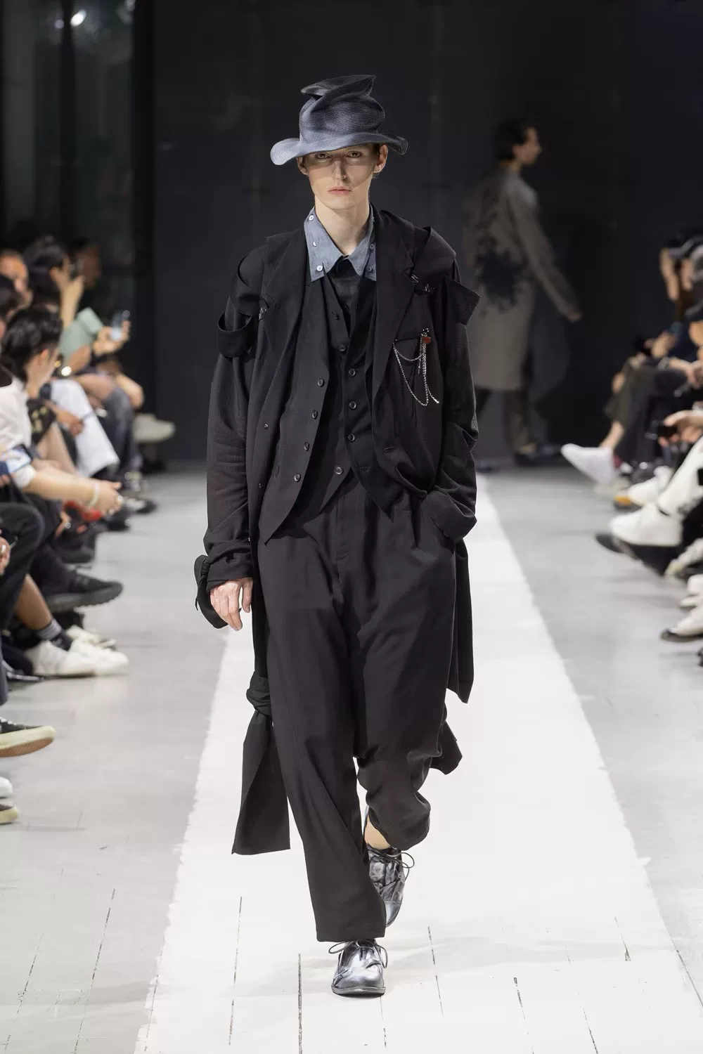 Yohji Yamamoto 24SS Pleated Rayon Wide Pants — detail