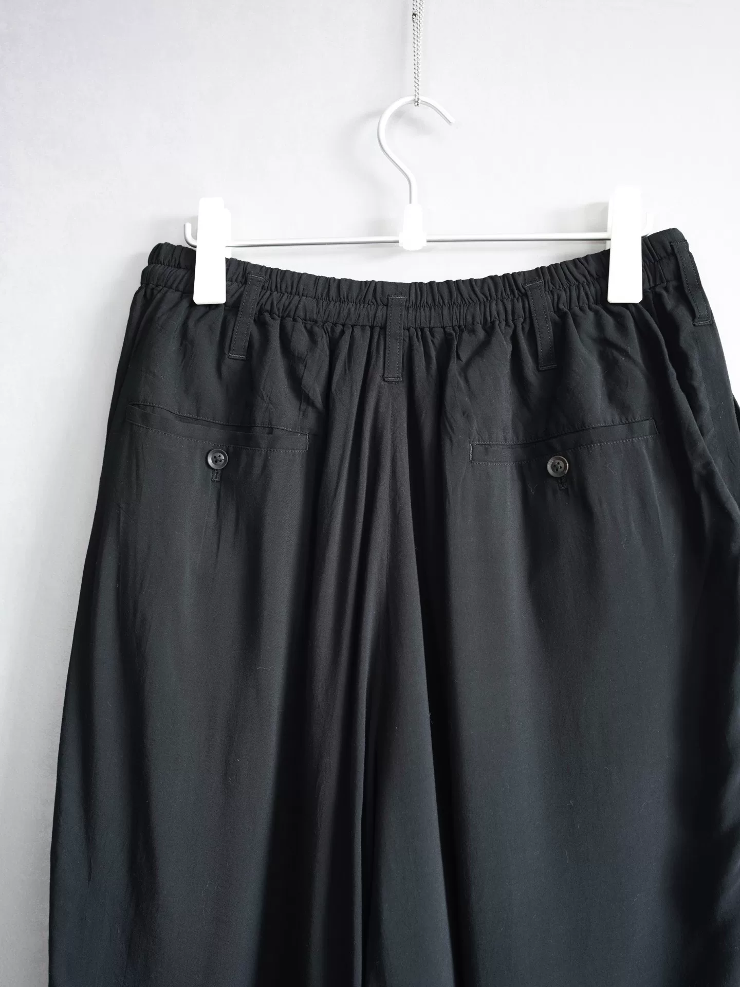 Yohji Yamamoto 24SS Pleated Rayon Wide Pants — label
