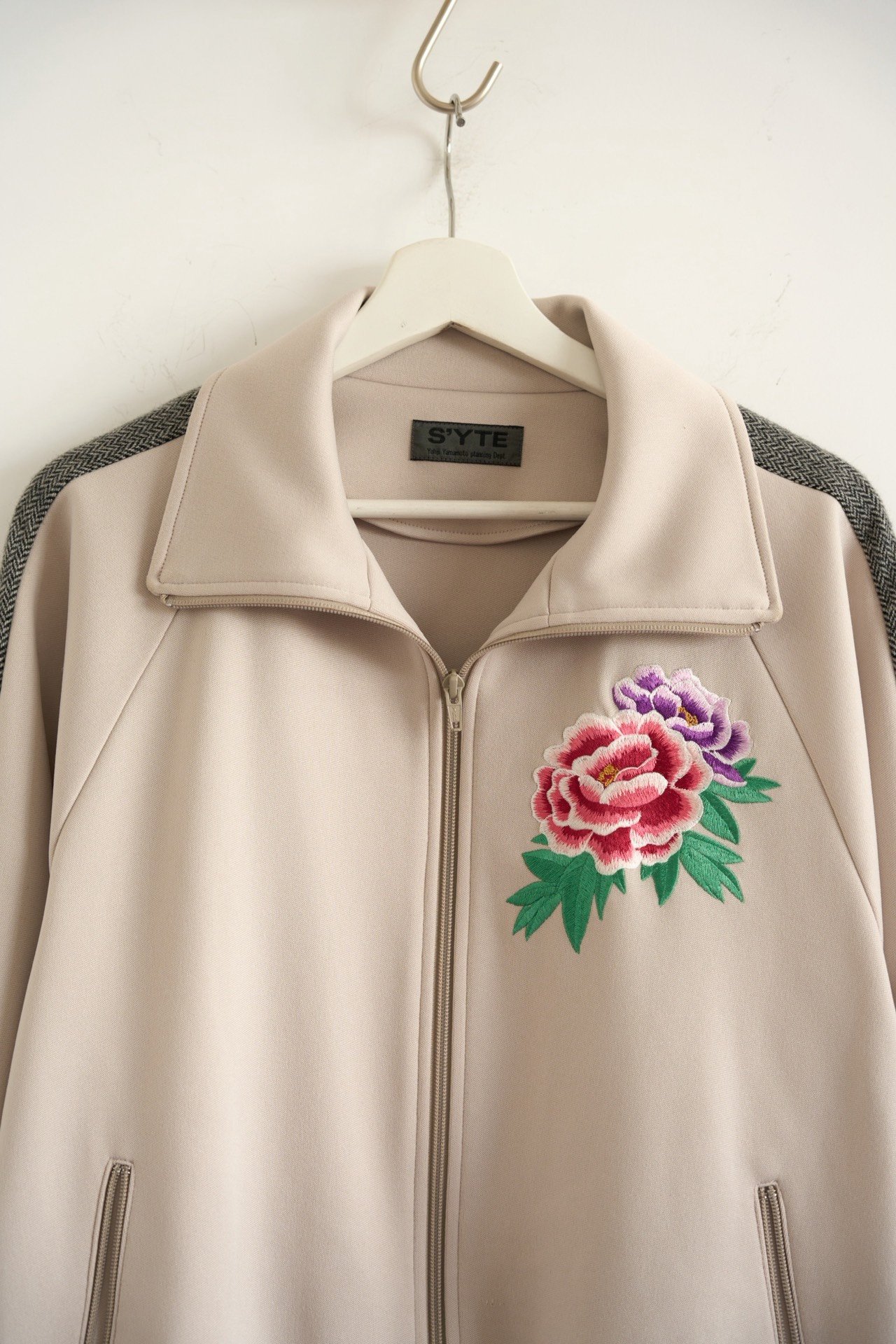 Yohji Yamamoto 21AW Peony Embroidery Jacket — detail