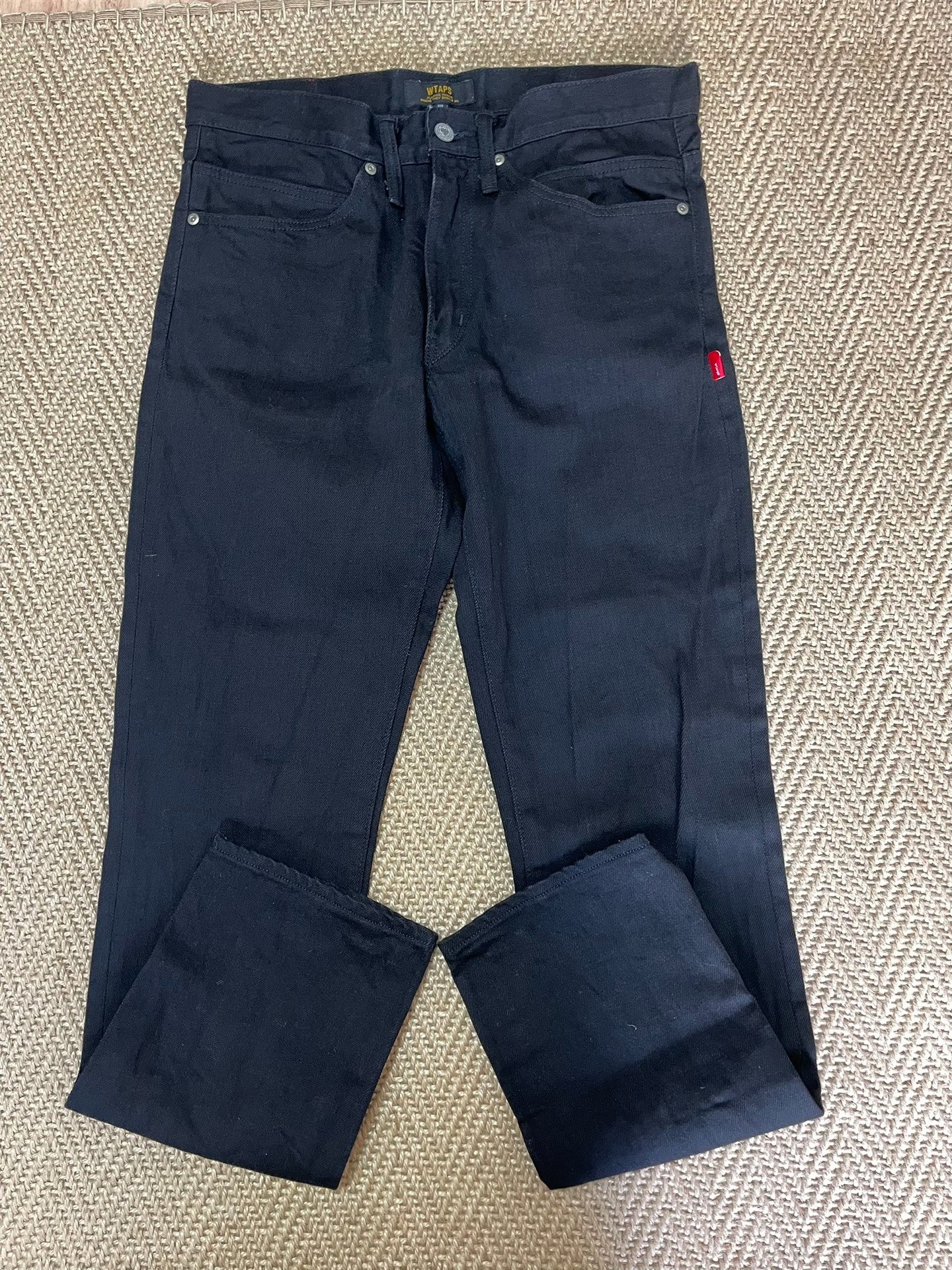 WTAPS BLUES VERY SKINNY CASUAL JEANS — front