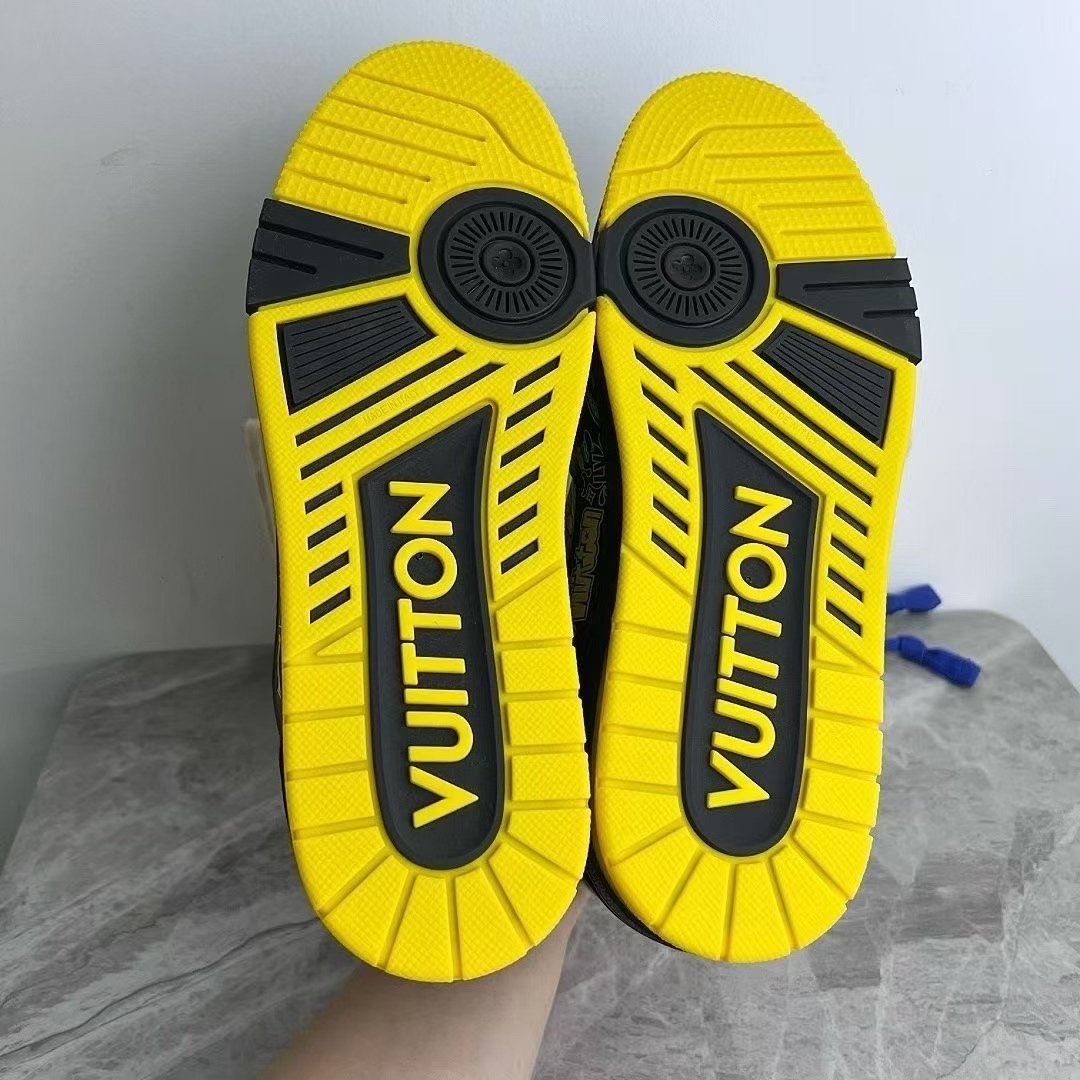 Louis Vuitton Black Yellow Graffiti Trainer — label