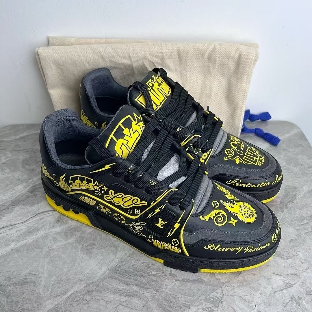 Louis Vuitton Black Yellow Graffiti Trainer — detail