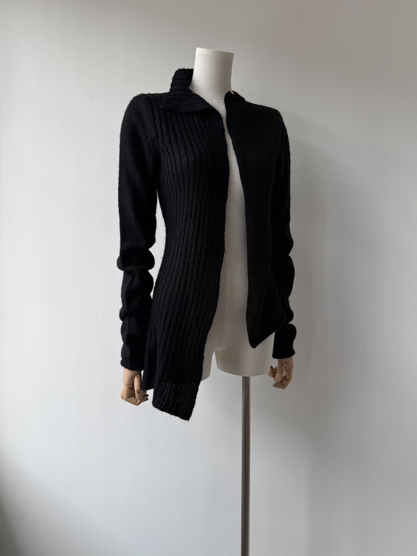 Yohji Yamamoto Femme 05AW Asymmetric Cardigan — label
