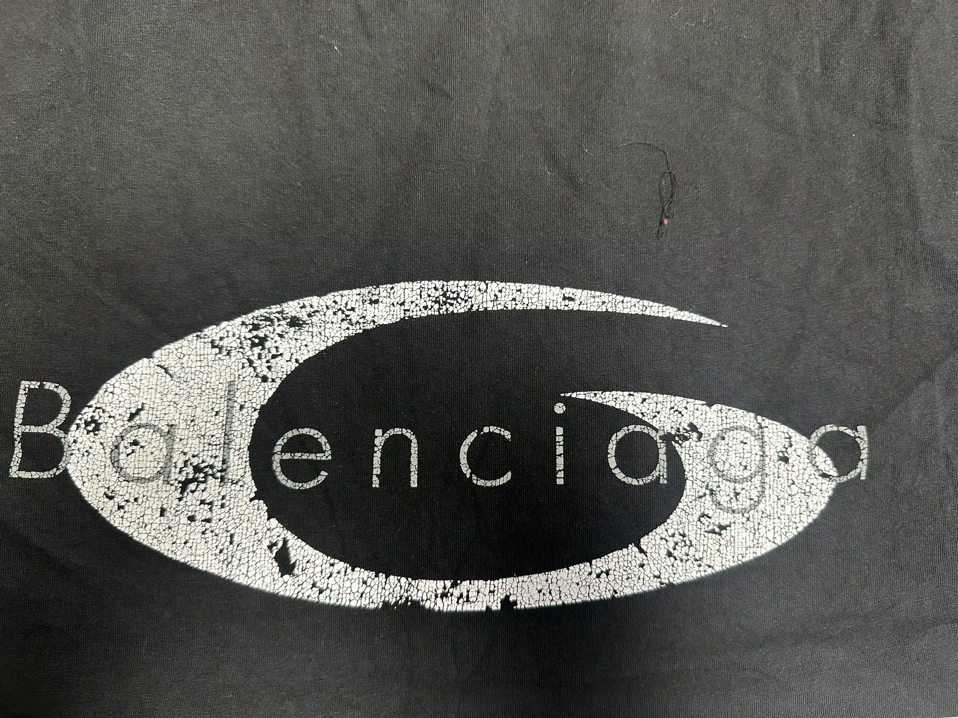 Balenciaga Loose Logo Short-Sleeve T-Shirt — detail