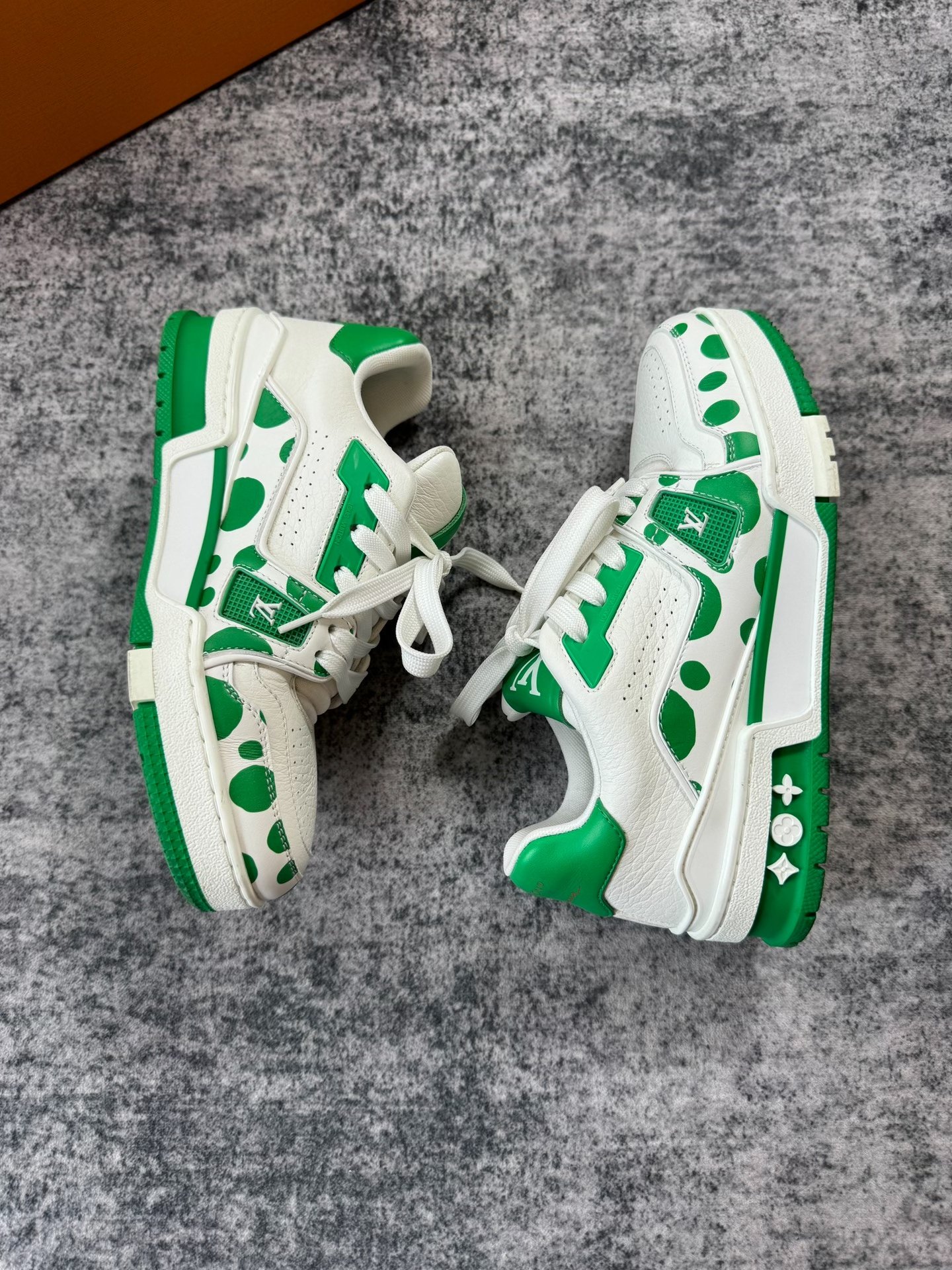 Louis Vuitton Yayoi Kusama Polka Dot Trainer — detail