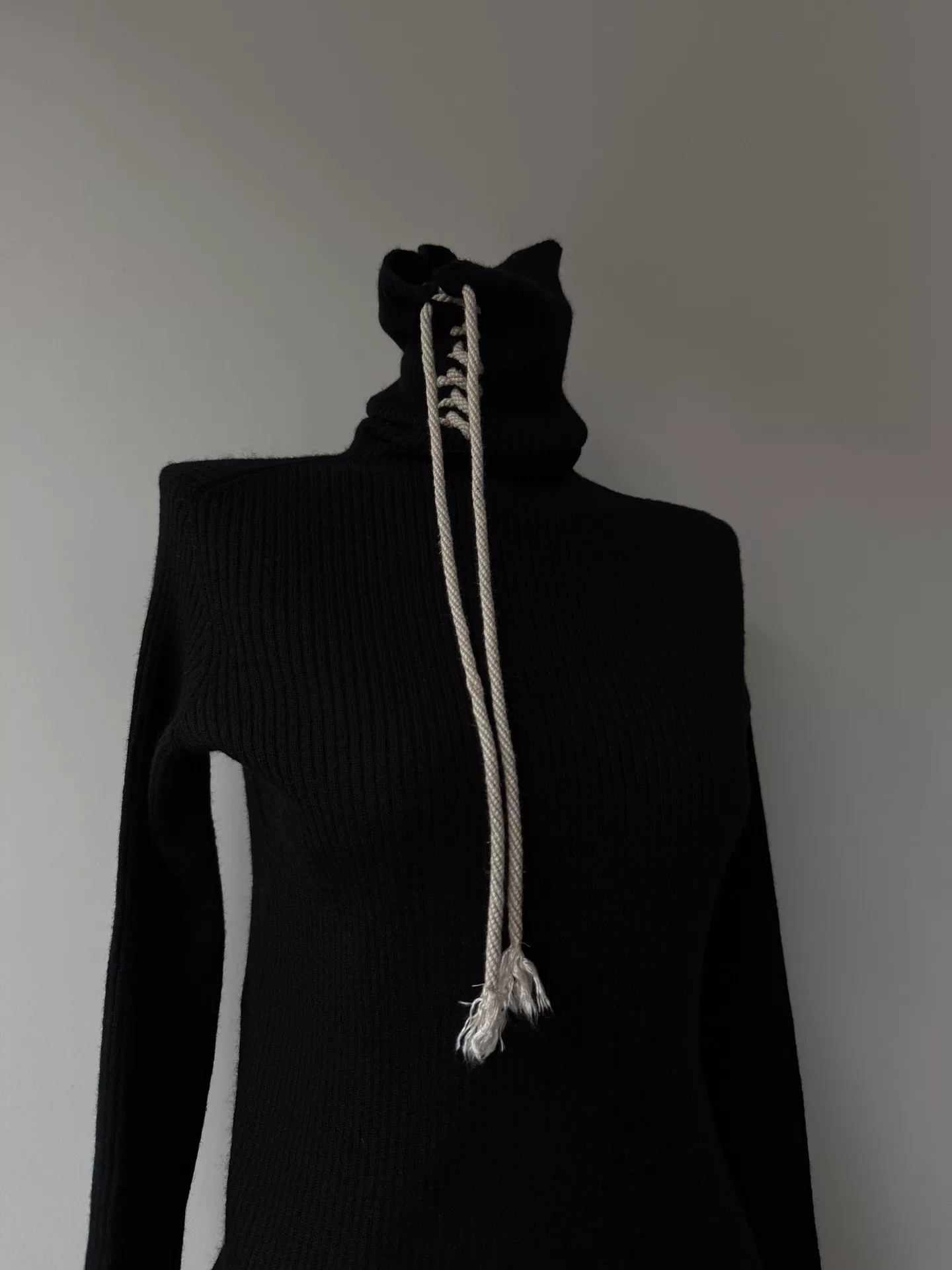 Yohji Yamamoto Y's 22AW Ribbed Turtleneck — detail
