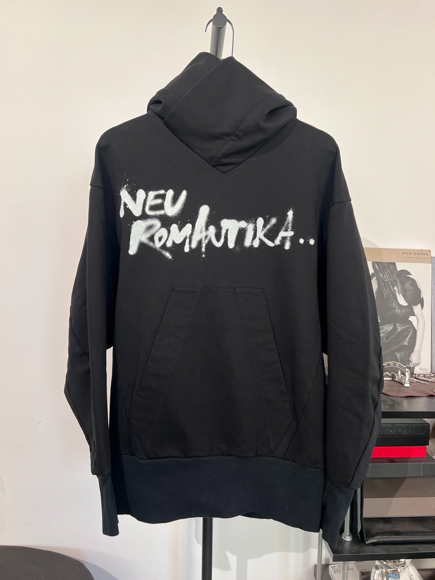 Julius_7 Black Oversized Print Hoodie