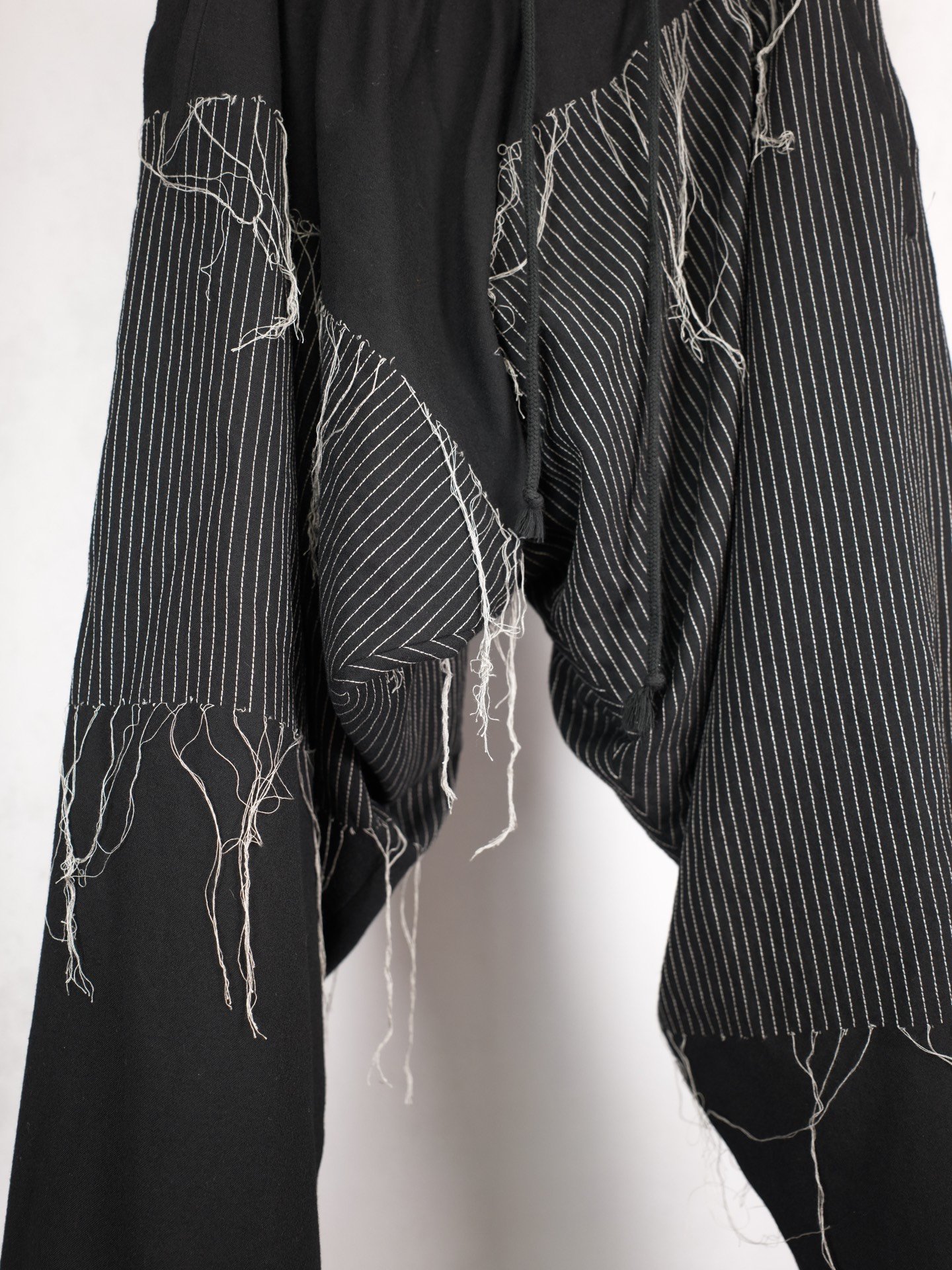 Yohji Yamamoto 23AW Embroidered Tapered Pants — label