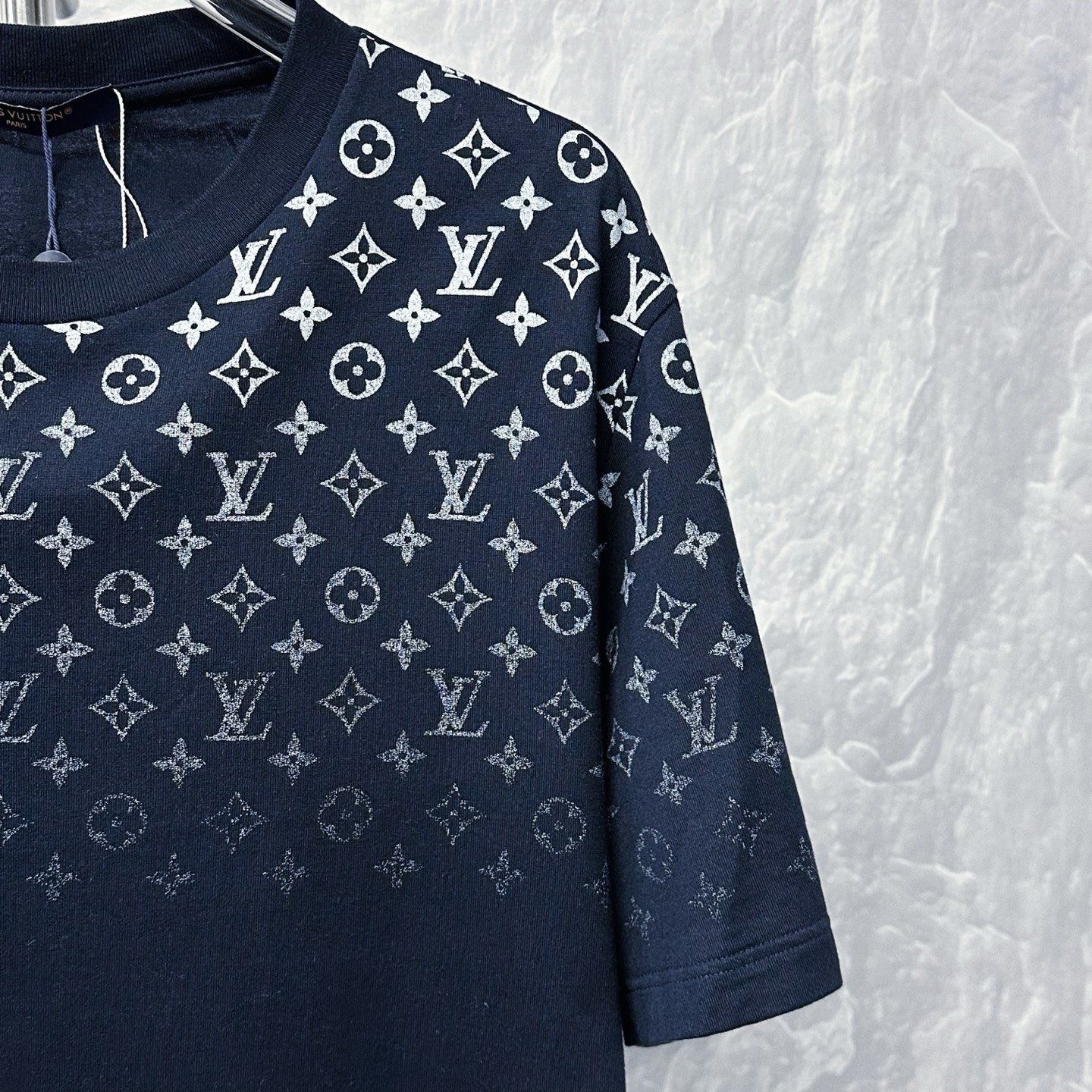 Louis Vuitton FW25 Gradient Monogram Short Sleeve XXL — detail