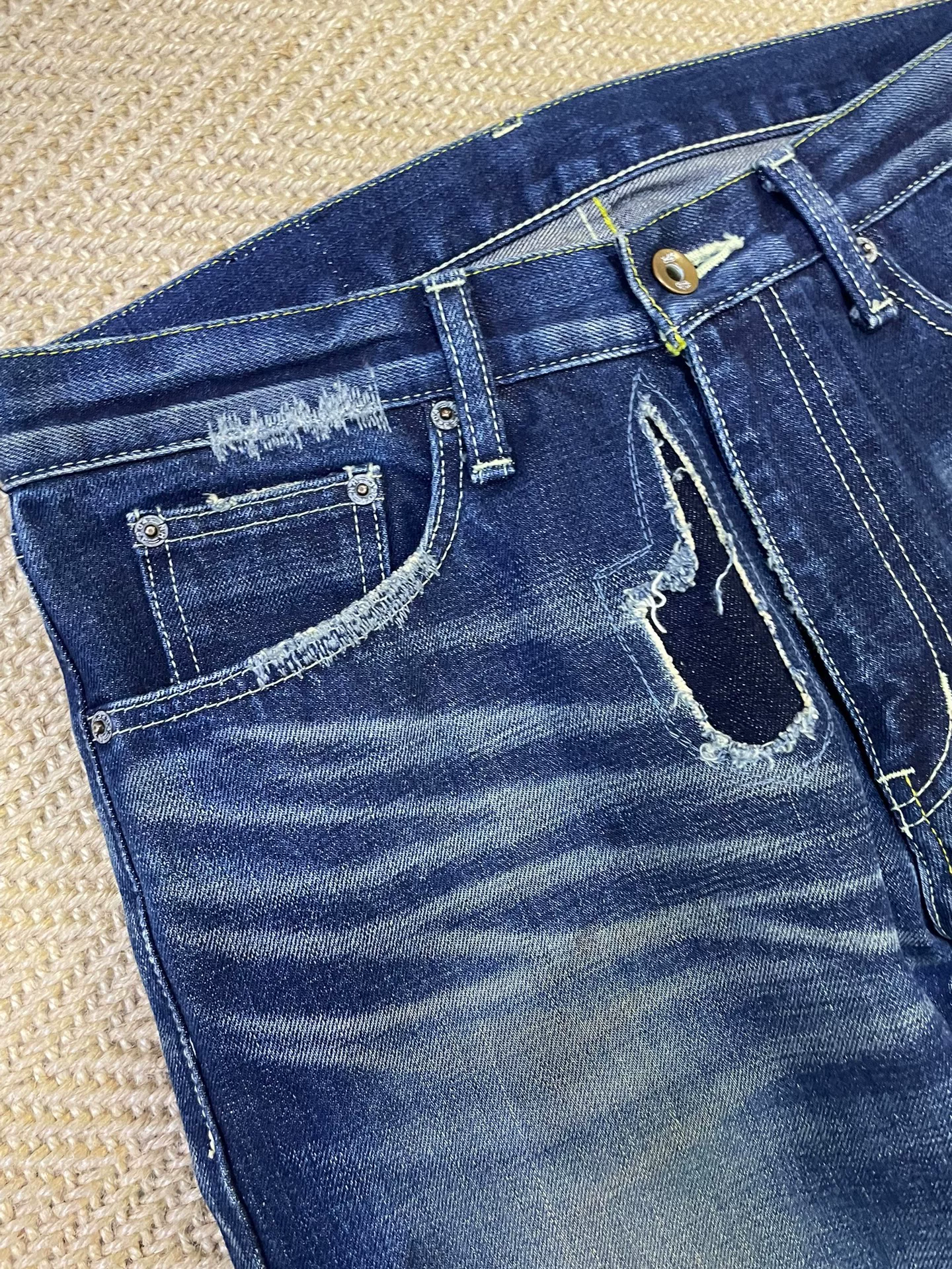 NEIGHBORHOOD 06EX KNEEL DOWN Patched Distressed Jeans — label