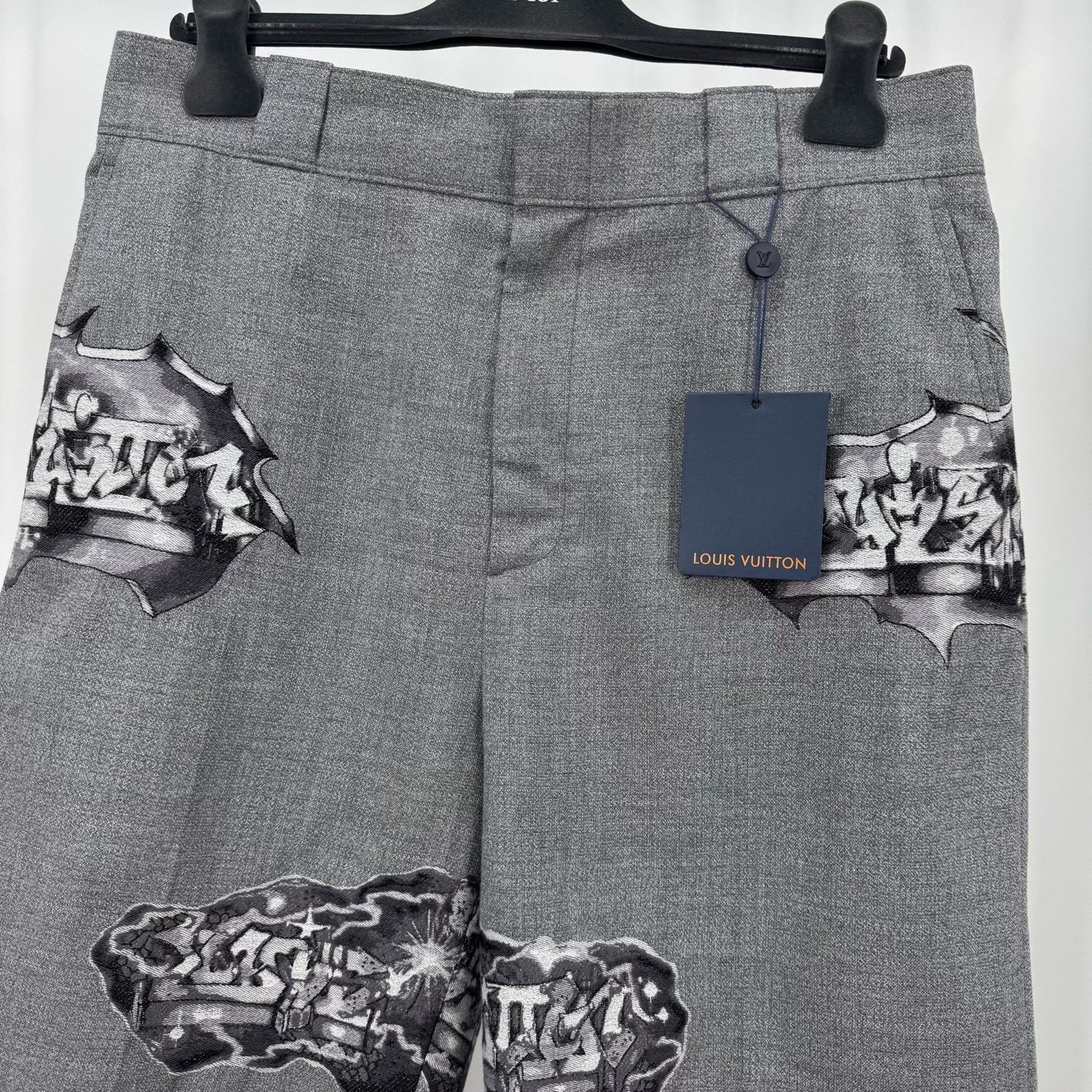 Louis Vuitton Graffiti Wool Tailored Shorts — detail