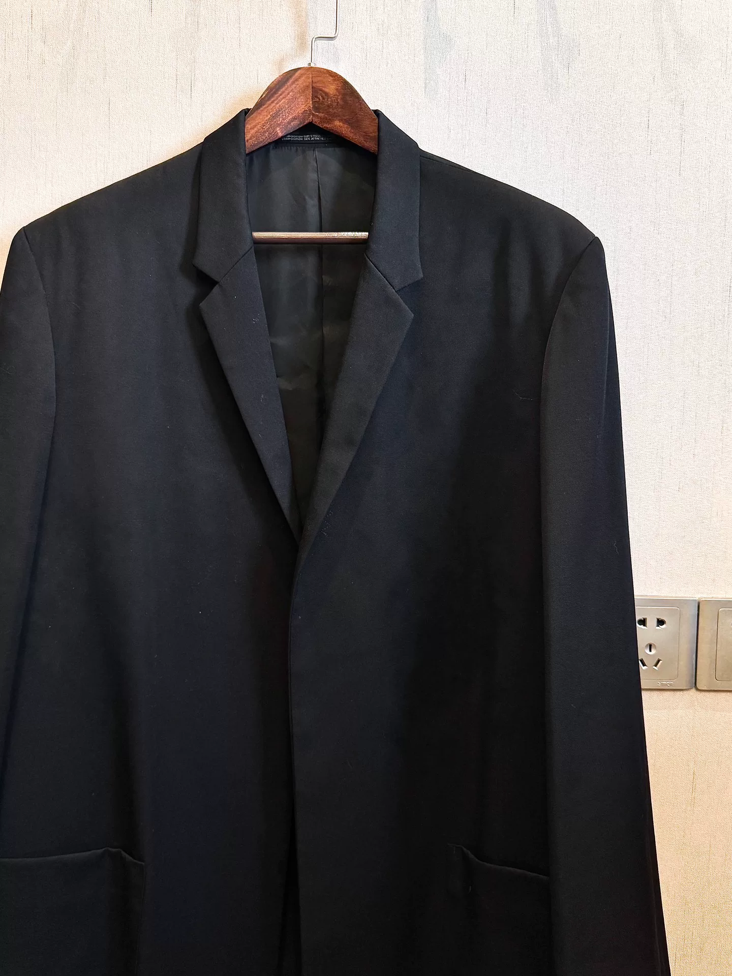 Yohji Yamamoto 99AW Buttonless Trench Coat — front