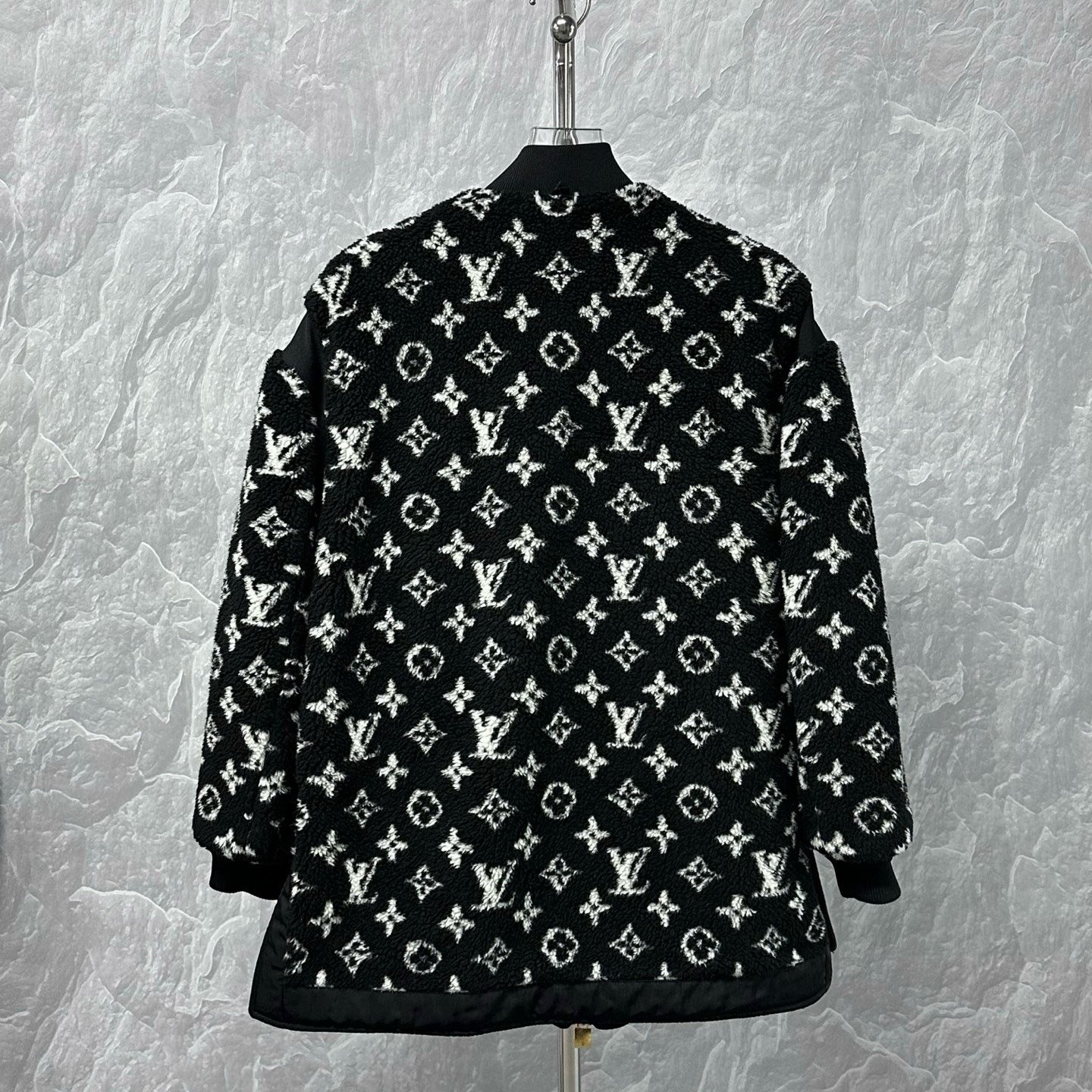Louis Vuitton SS24 Ski Monogram Teddy Coat — label
