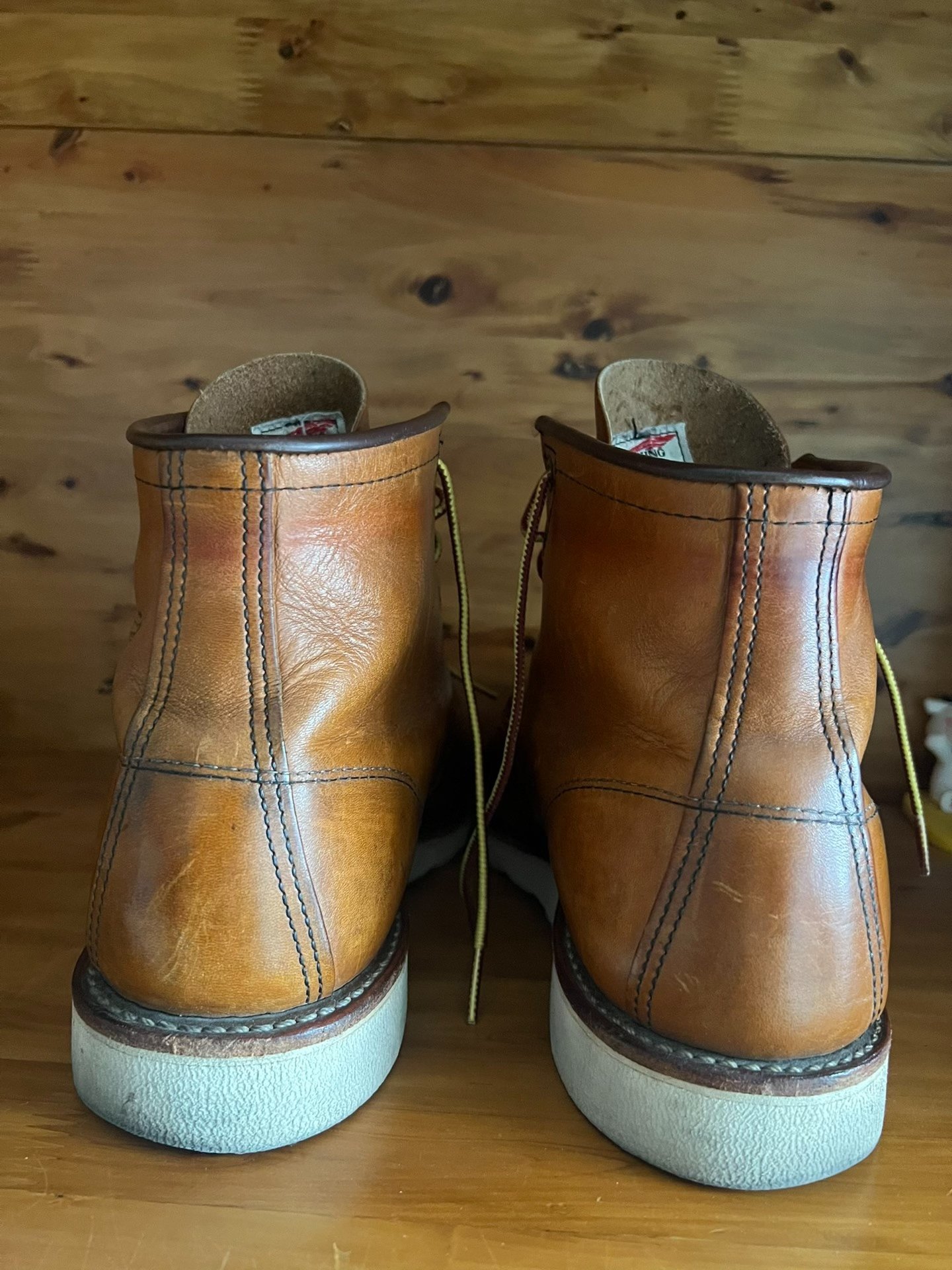Red Wing 8.5e Work Boots — back