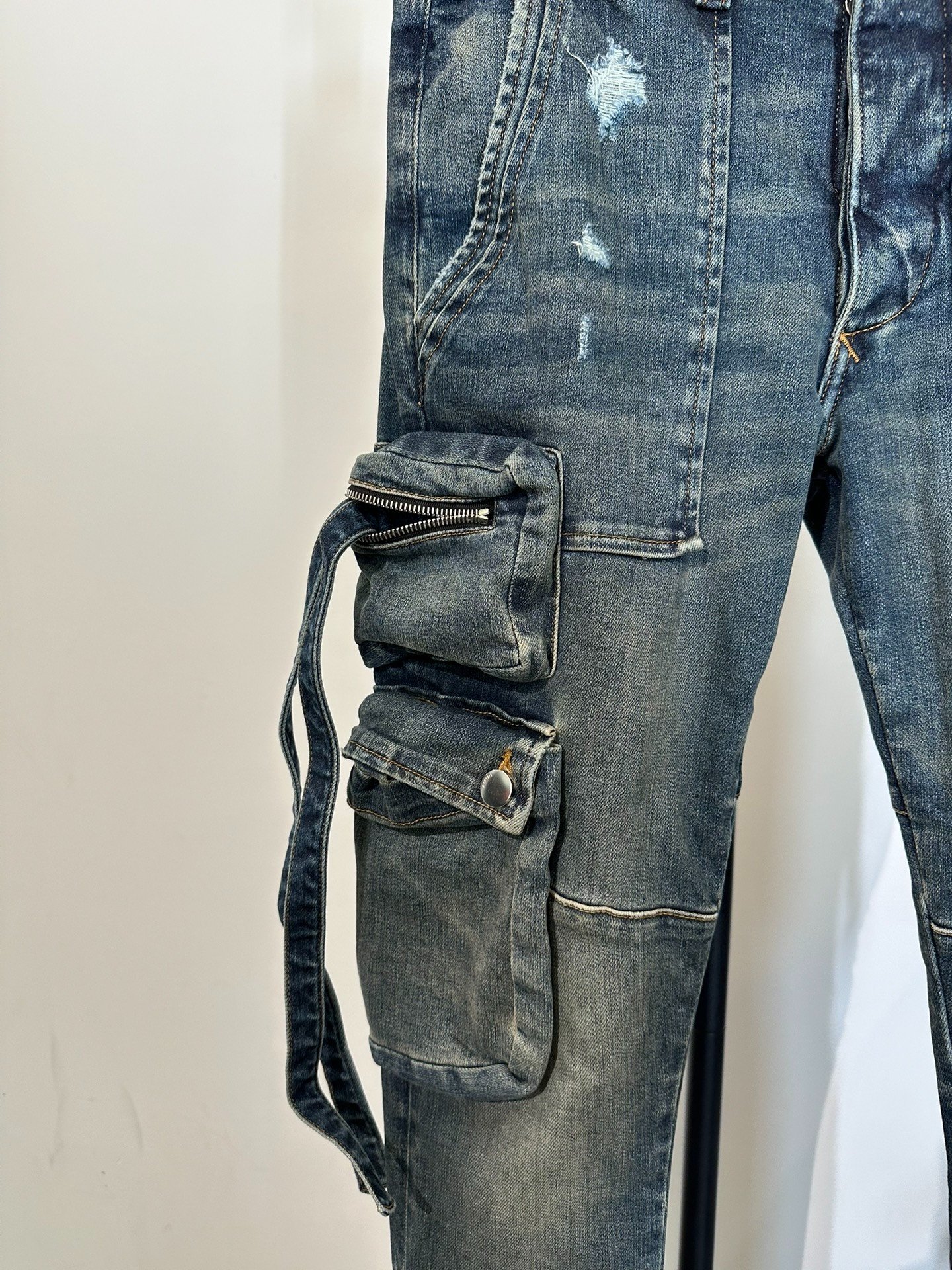 Amiri Blue Cargo Jeans with Ribbons — detail