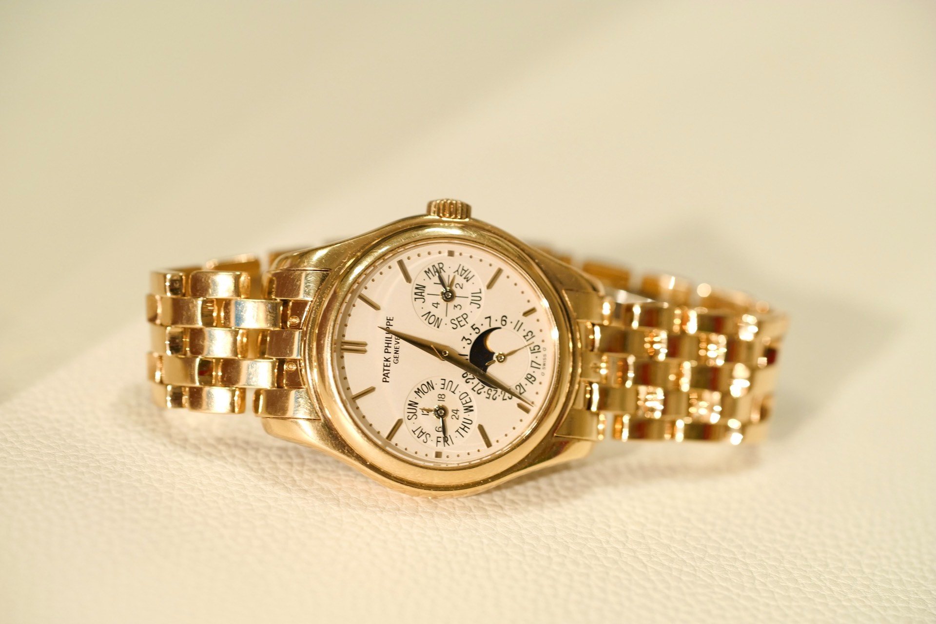 Patek Philippe 5136 Perpetual Calendar Gold — front