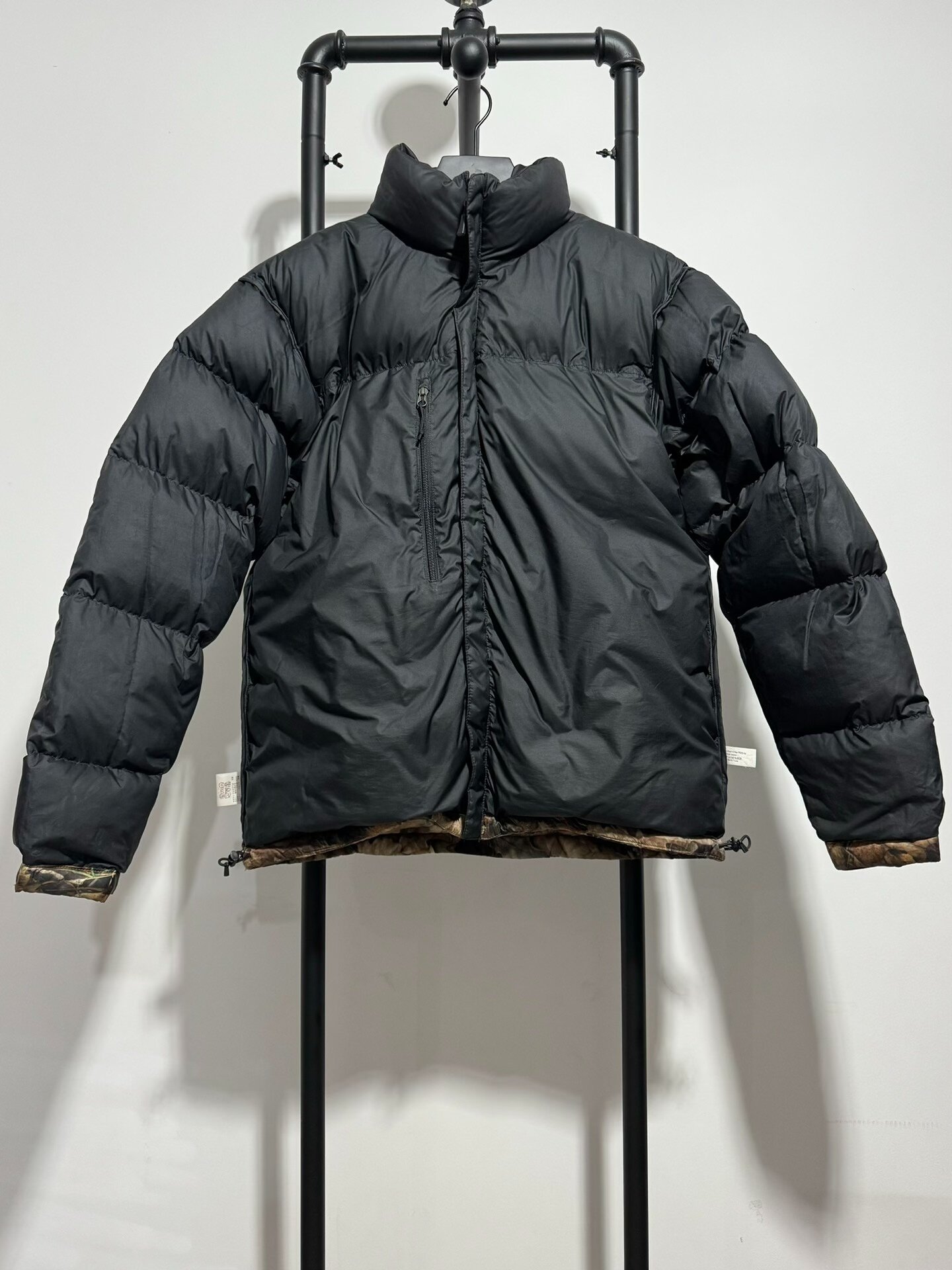Supreme x The North Face Leaf Down Jacket — detail