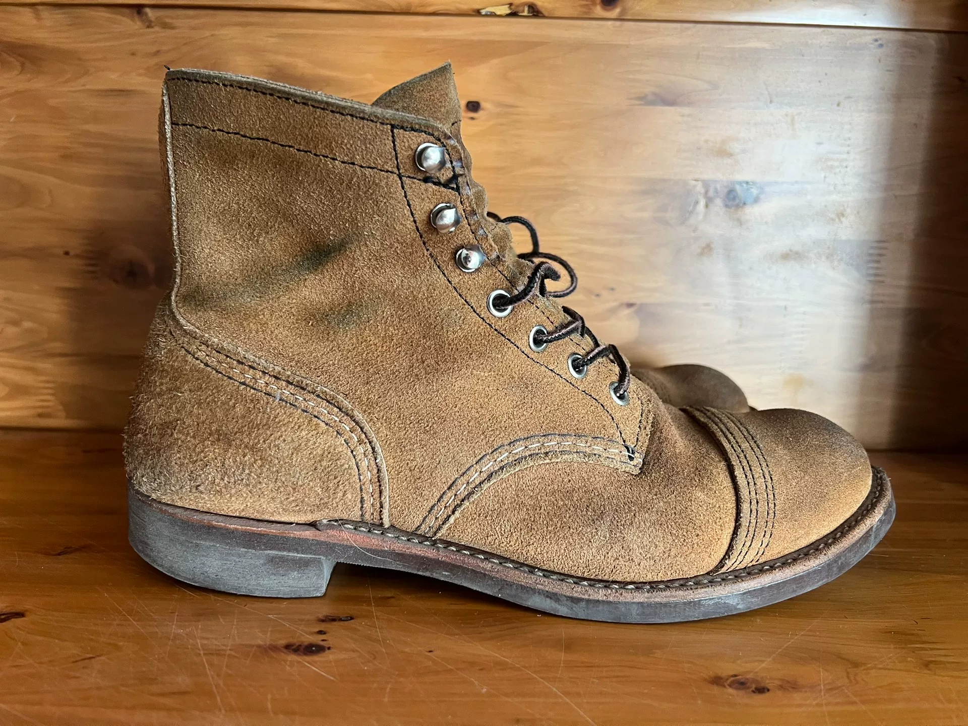 Red Wing 8083 8.5D Boots — back