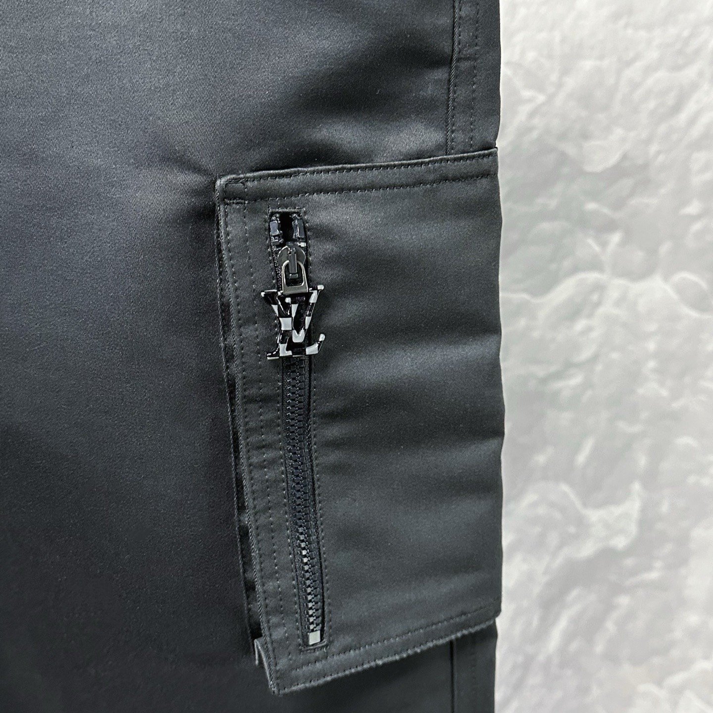 Louis Vuitton Cargo Logo Zip Pocket Pants — detail