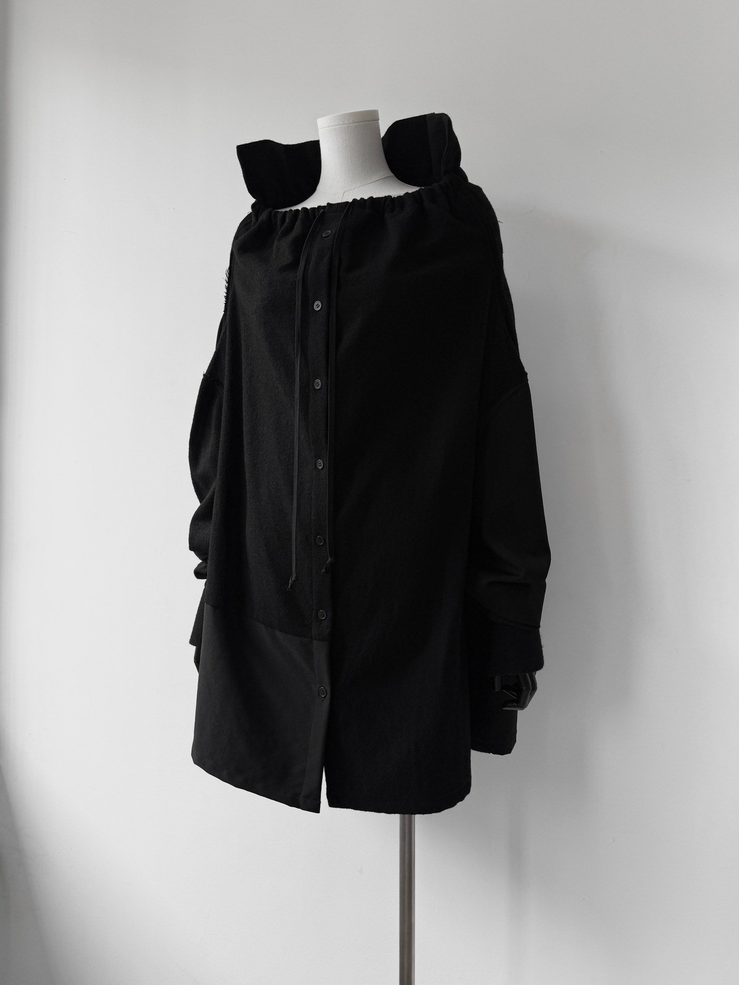 Yohji Yamamoto Regulation 25AW Wool Wizard Cloak — detail
