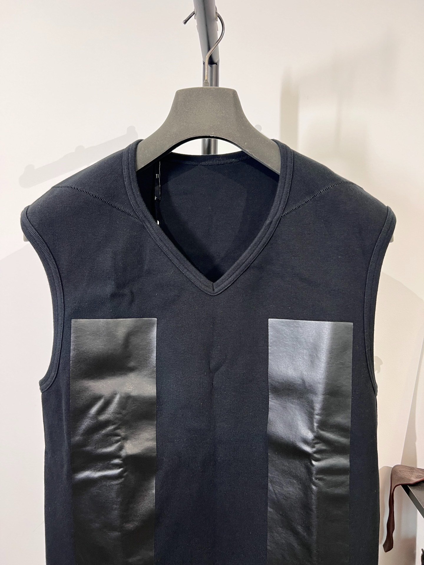 Boris Bidjan Saberi 11by bbs V1 V-neck Vest — detail