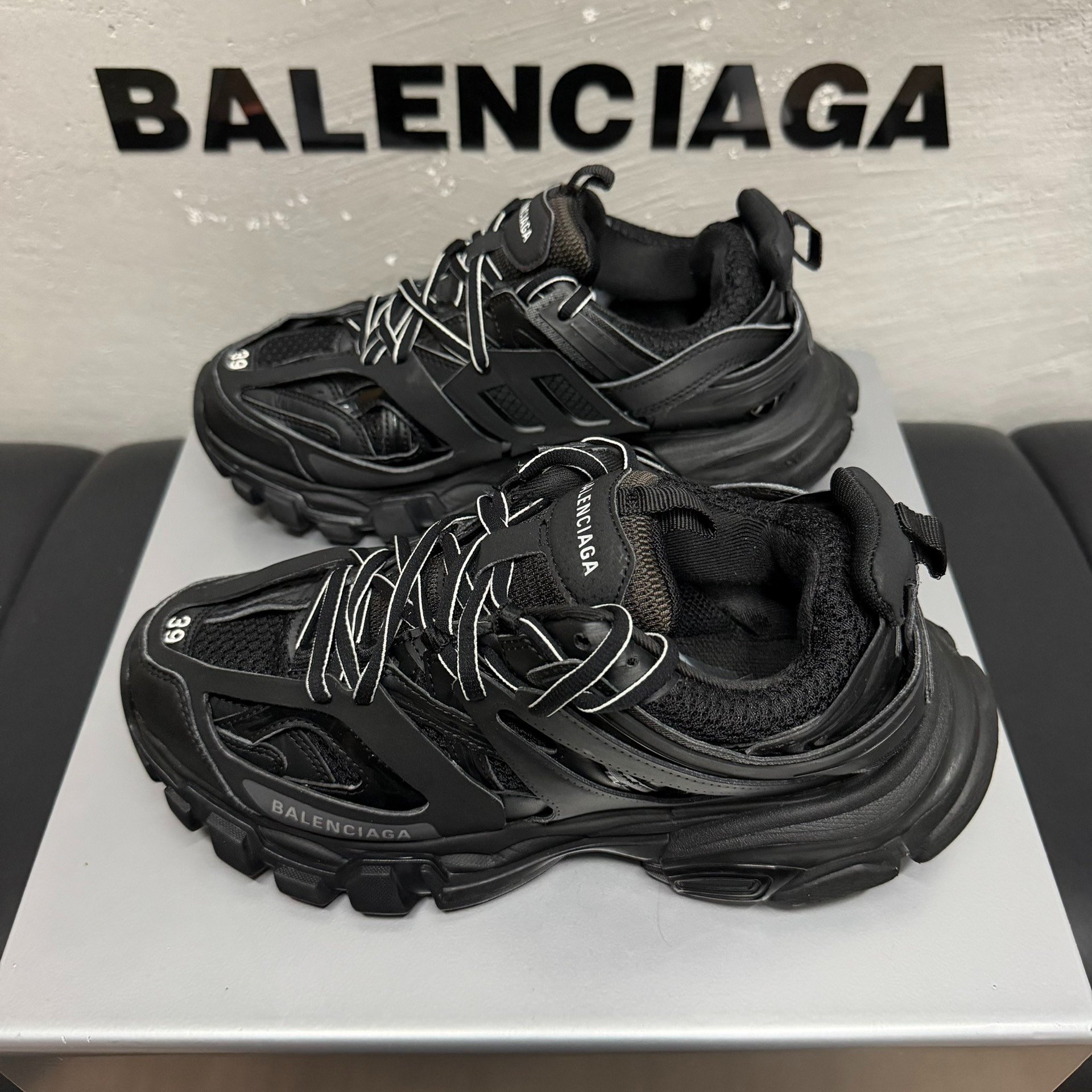 Balenciaga Track Black Dad Shoes 39 — detail