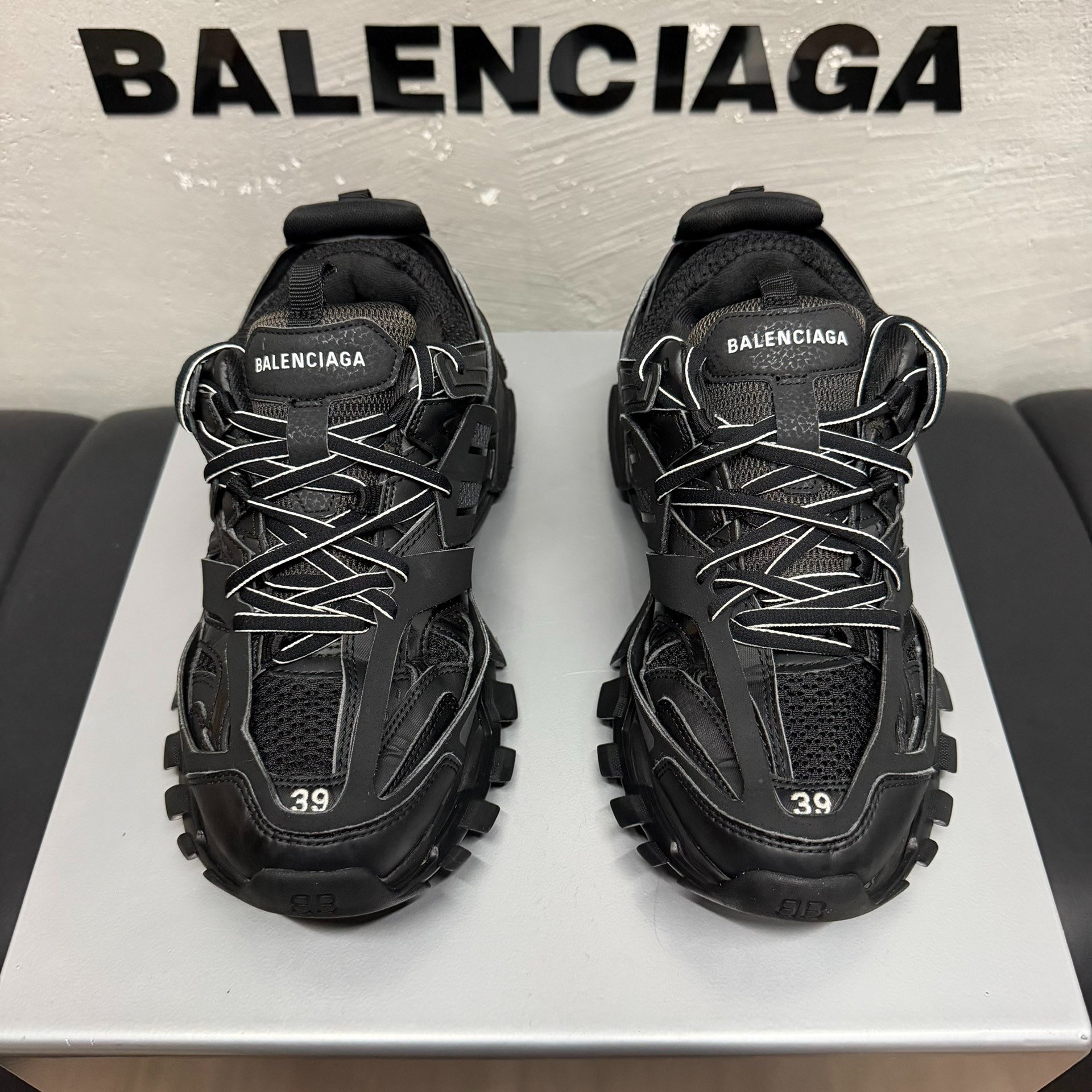 Balenciaga Track Black Dad Shoes 39 — front