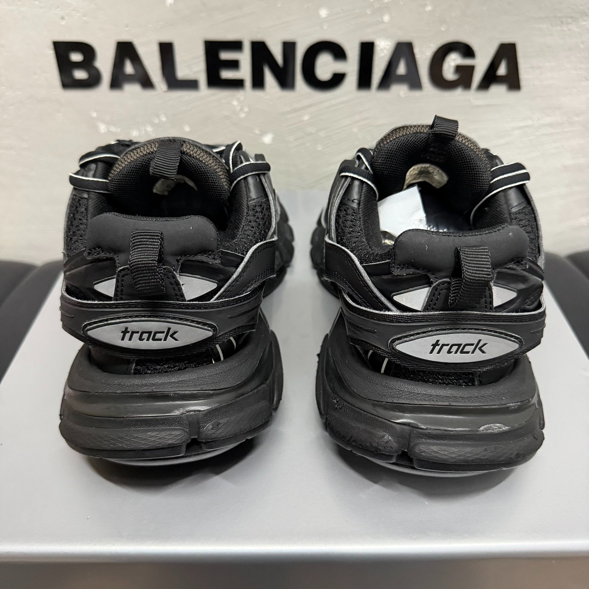 Balenciaga Track Black Dad Shoes 39 — label