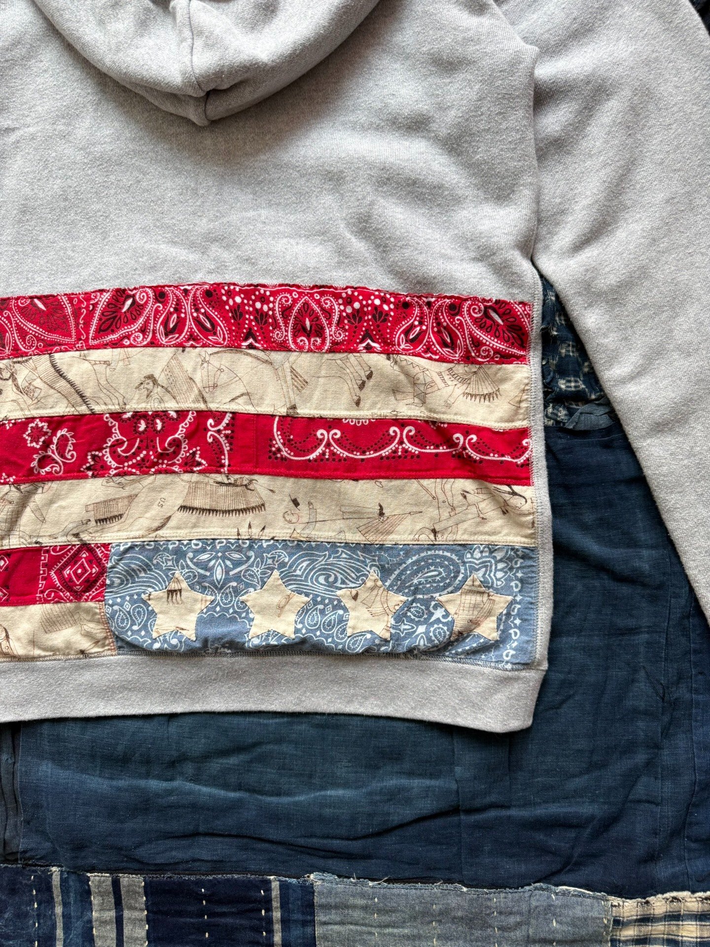 visvim ict 14ss Flag Hoodie — detail