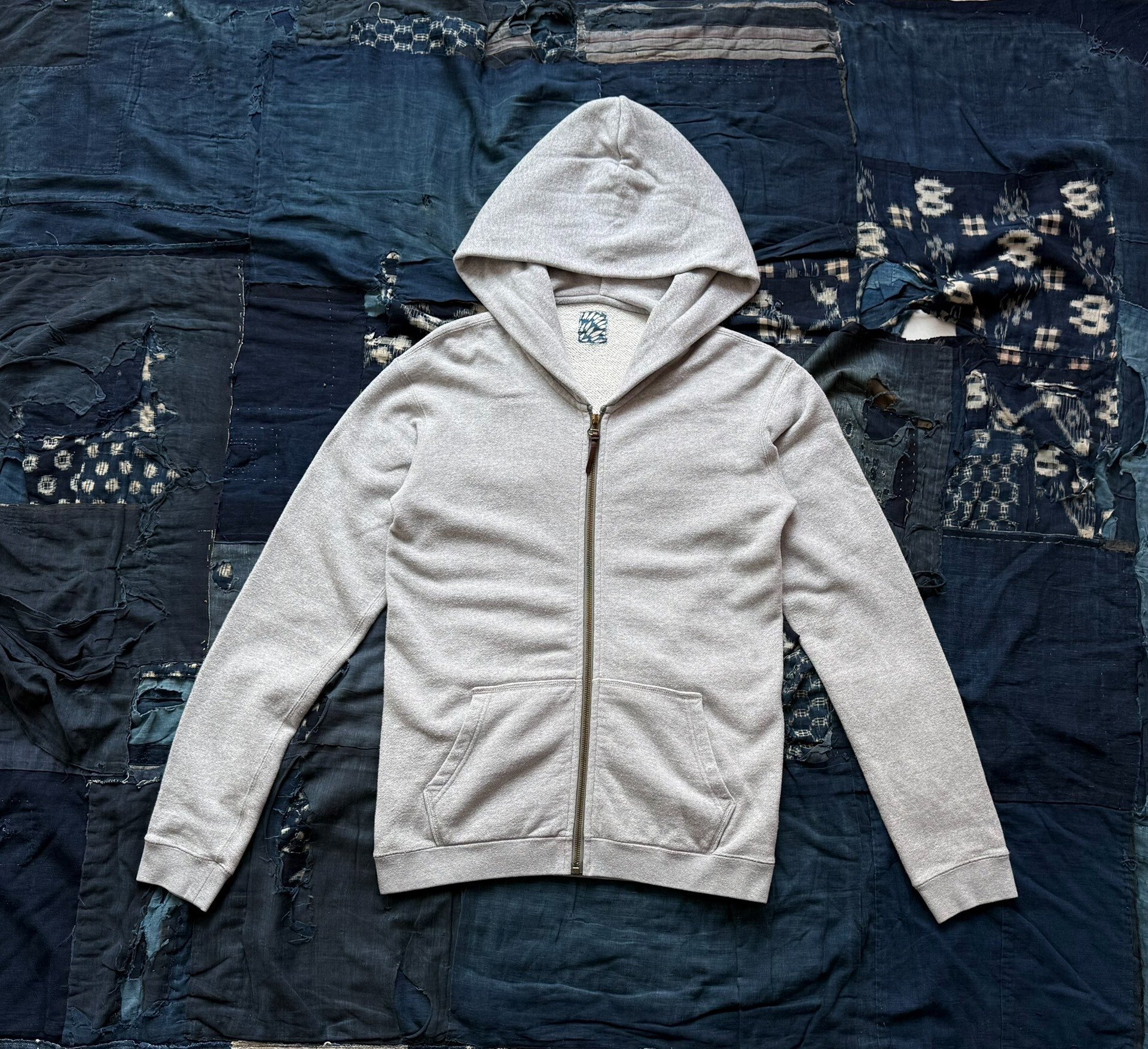 visvim ict 14ss Flag Hoodie — label
