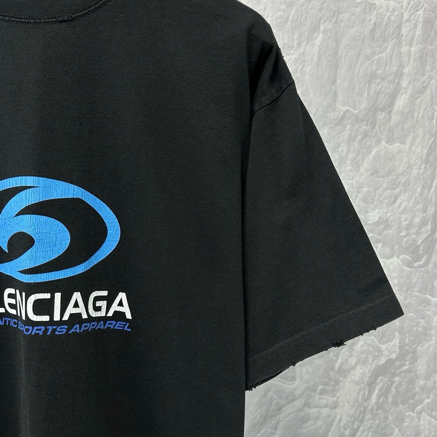 Balenciaga Wave Crack Print Distressed Tee — detail