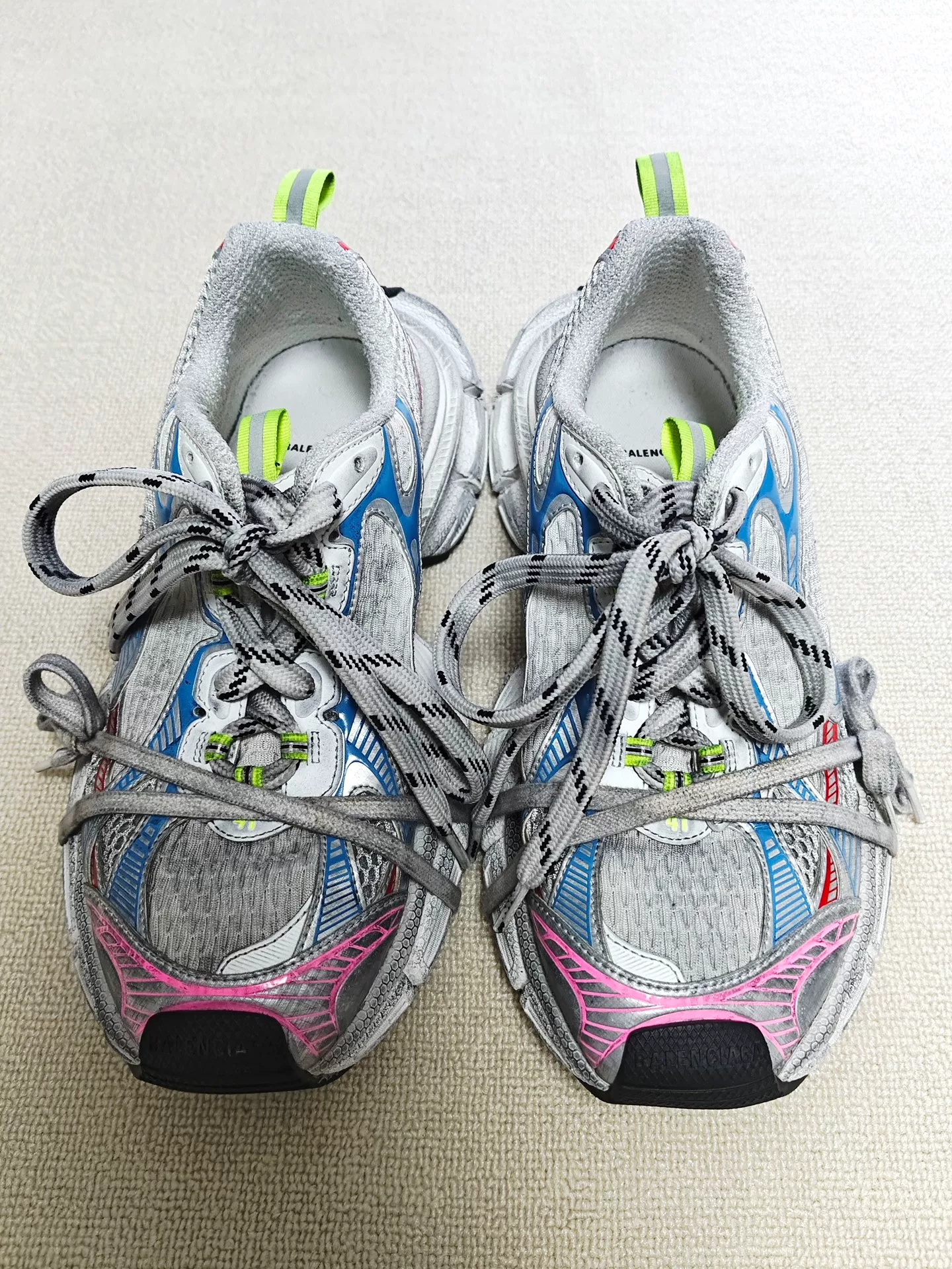 Balenciaga 3XL Low-Top Sporty Shoes — detail