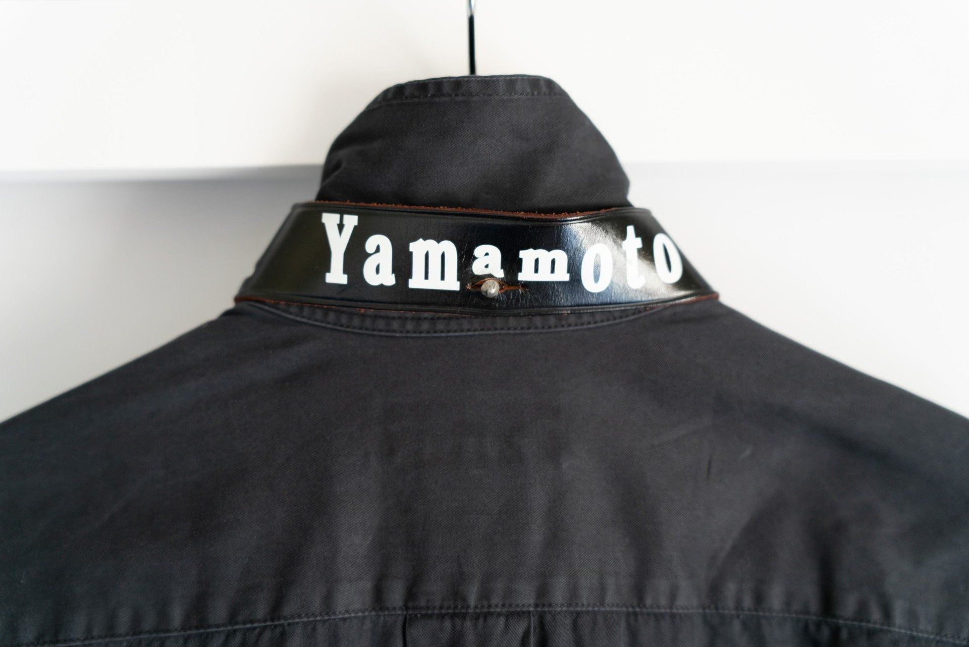 Yohji Yamamoto 08AW Leather Collar Shirt — detail