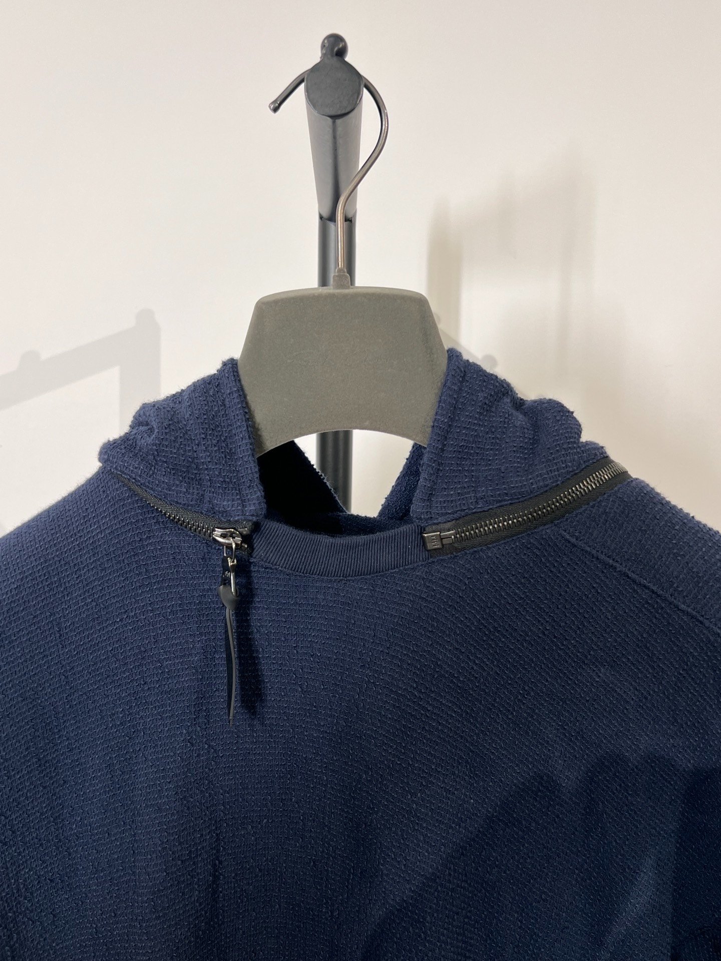 Boris Bidjan Saberi 11by bbs H1 Hoodie — detail